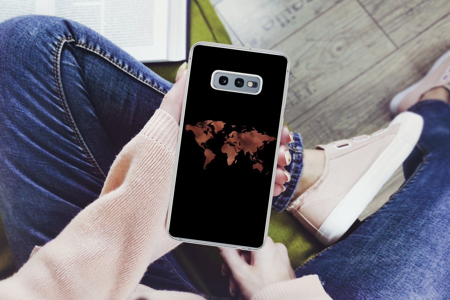 MuchoWow Handyhülle für Samsung Galaxy S10e Weltkarte - Leder - Schwarz, Phone Case, Silikon, Schutzhülle Dünn