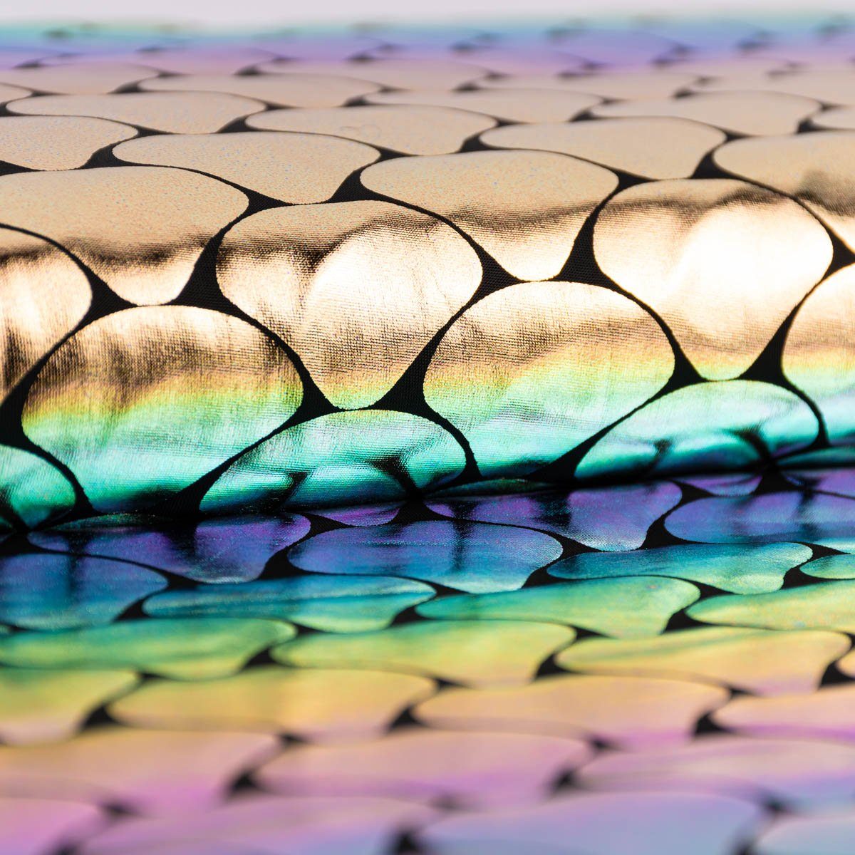 SCHÖNER LEBEN. Stoff Folienjersey Stoff Meterware Stretch Schuppen Rainbow Shimmer bunt, mit Metallic-Effekt