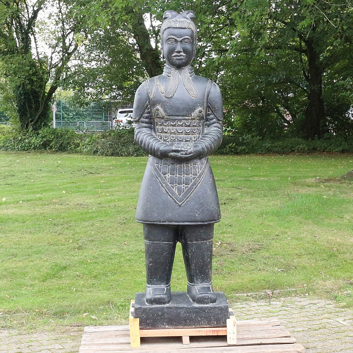 Oriental Galerie Dekofigur Samurai Krieger aus Stein Gartenfigur stehend 152 cm (1 St)