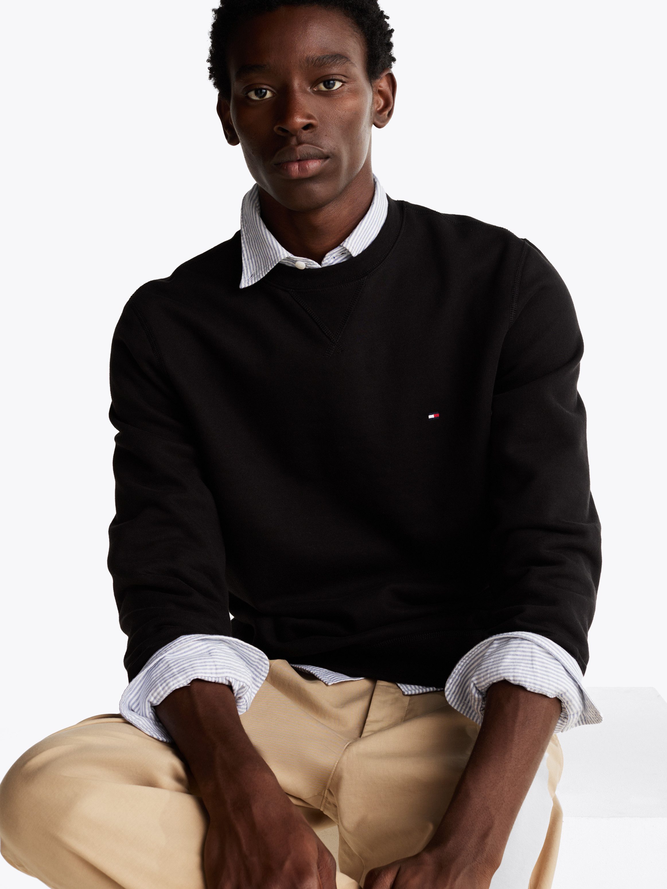 Tommy Hilfiger Sweatshirt ESSENTIAL FLEECE CREWNECK mit Tommy Hilfiger Logostickerei, Regular Fit