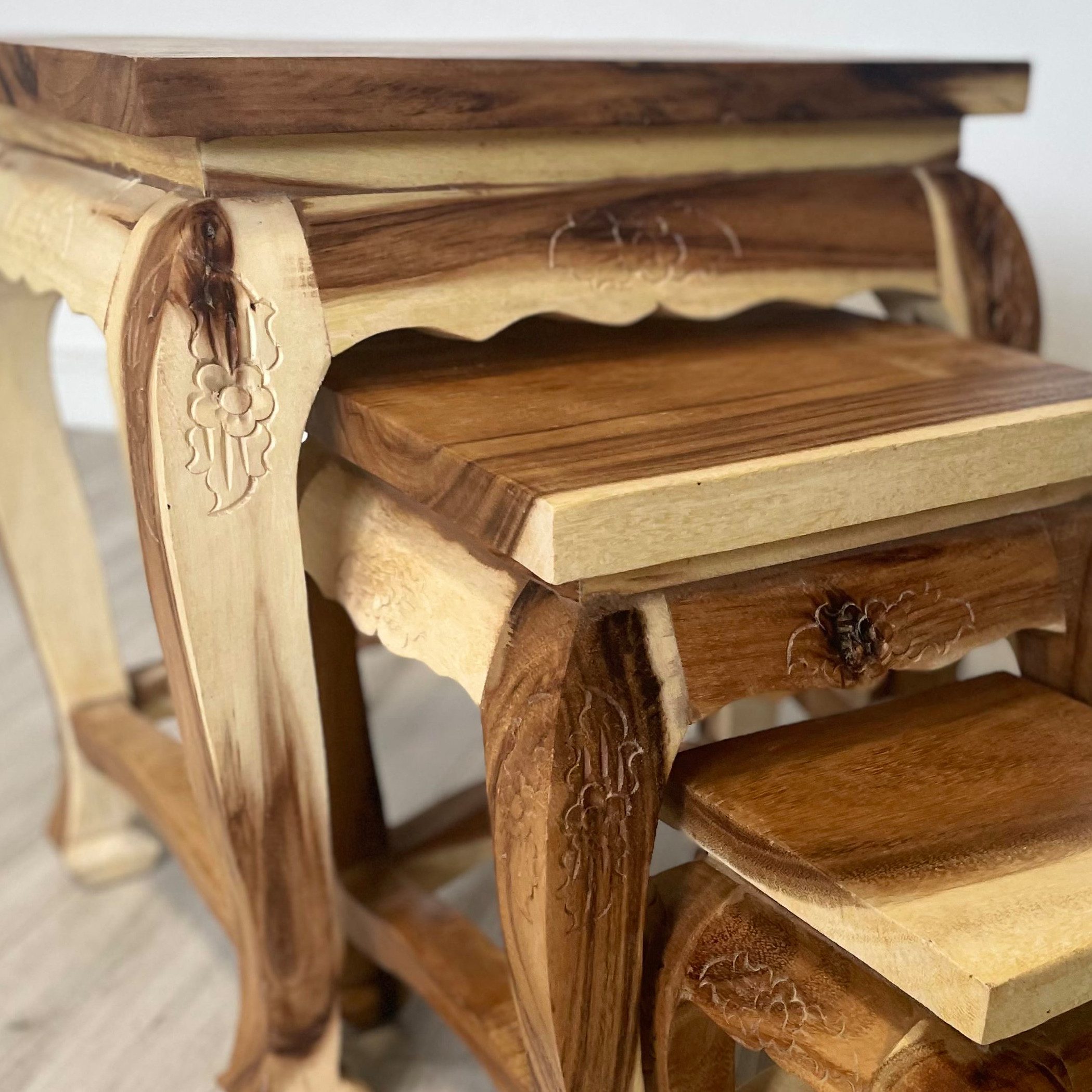 livasia Beistelltisch Couchtisch 3er Set Akazienholz, Handarbeit, 30/40/50cm hoch, handgefertigt