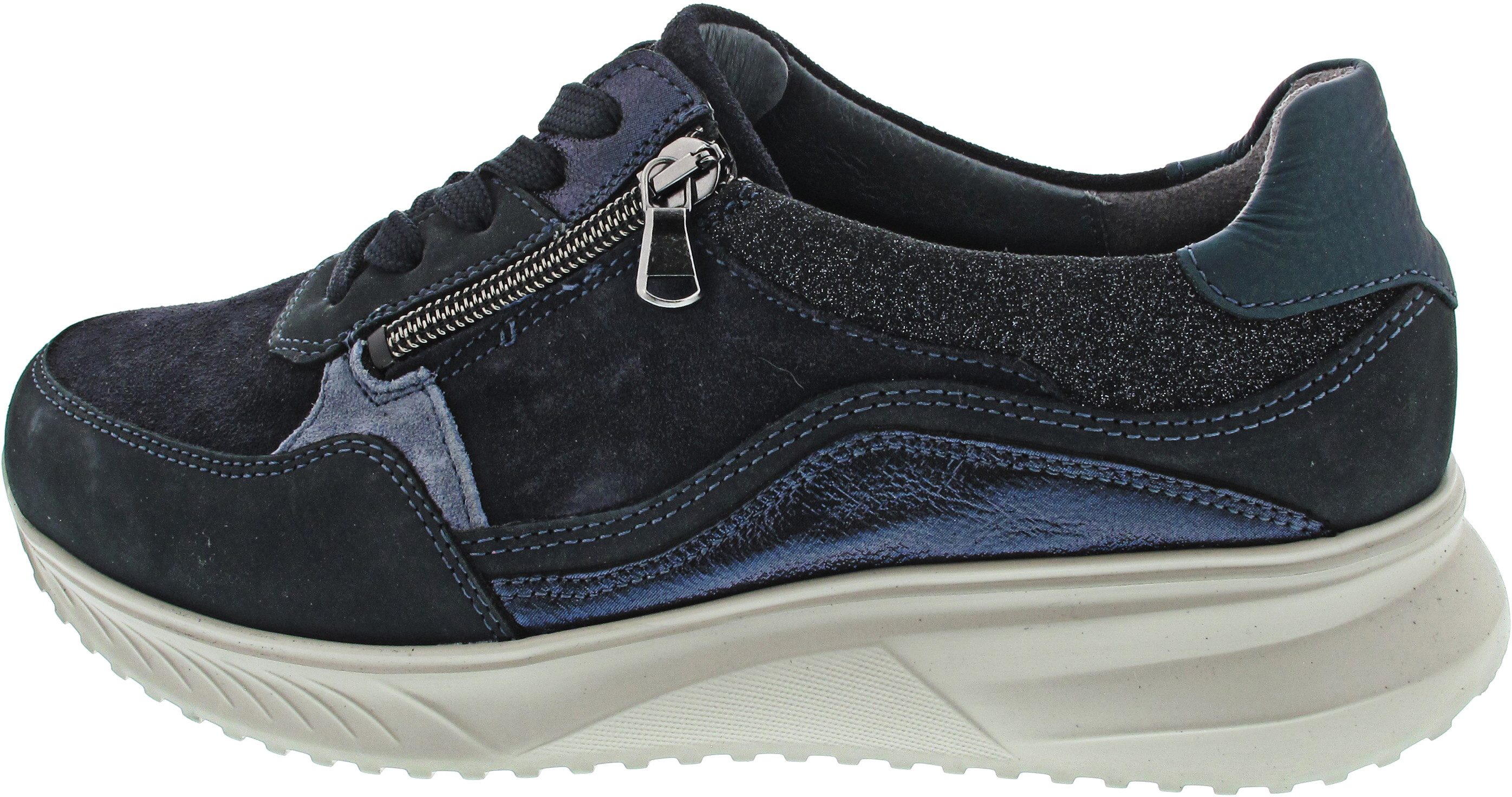 Schnürschuh