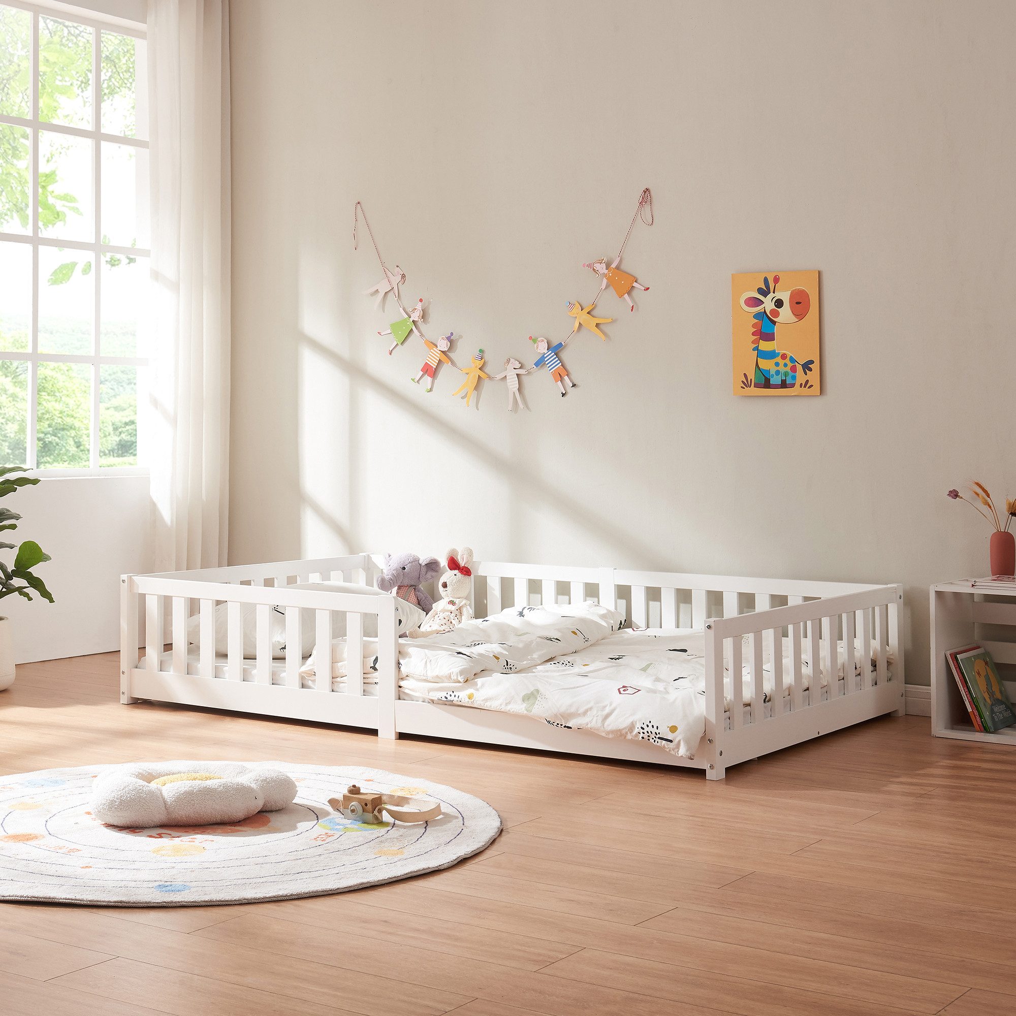 en.casa Kinderbett, »Tanna« mit Rausfallschutz 120x200 cm Montessori Kiefernholz Weiß