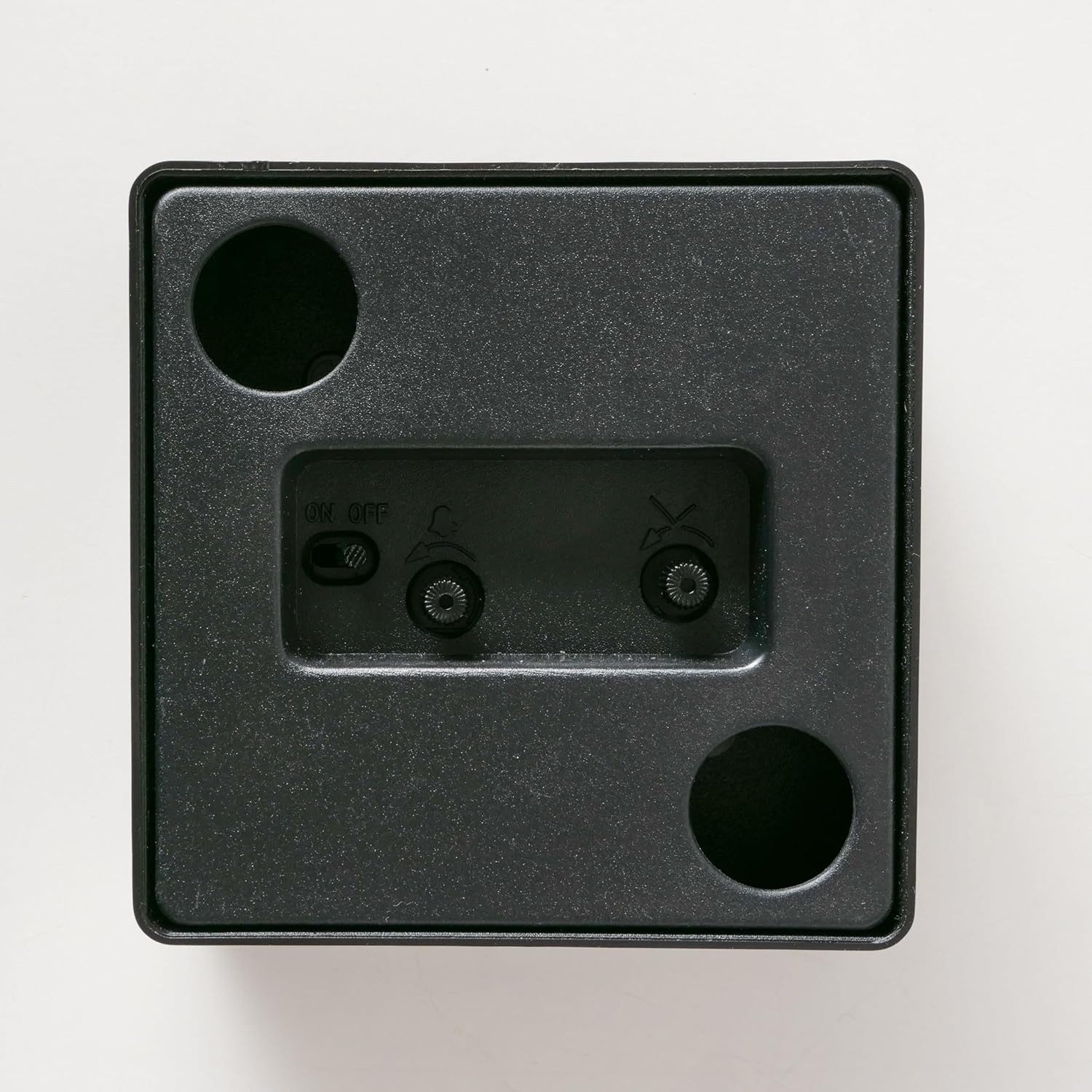 mucHome Reisewecker Tischwecker Tischuhr mit quadratischem Design, 9,5x9,5 cm, Schwarz – Bild 3 von 3