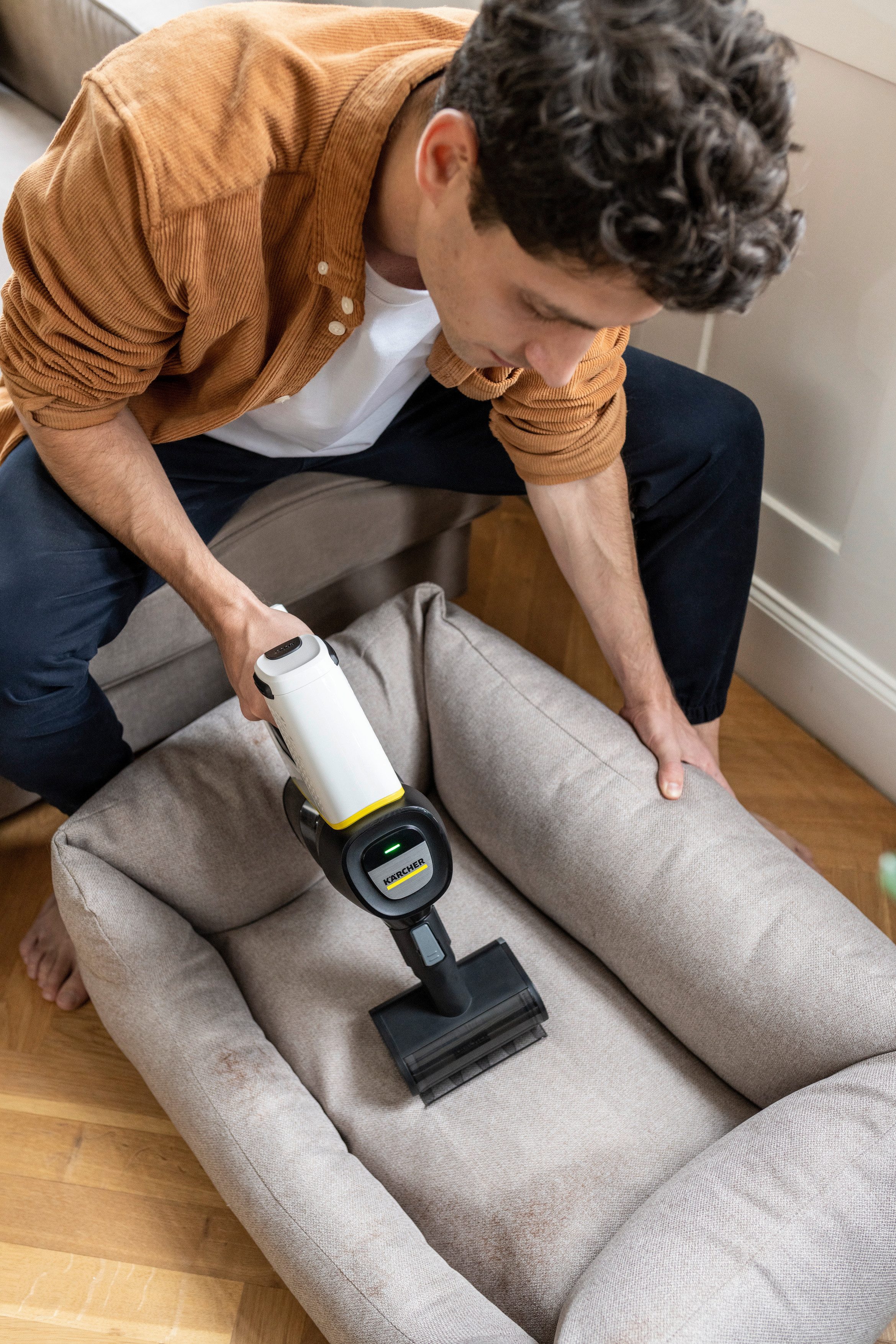 KÄRCHER Akku-Bodenstaubsauger VC 4 Cordless myHome Pet *EU, beutellos, eignet sich besonders gut für kleine Haushalte mit Haustieren.