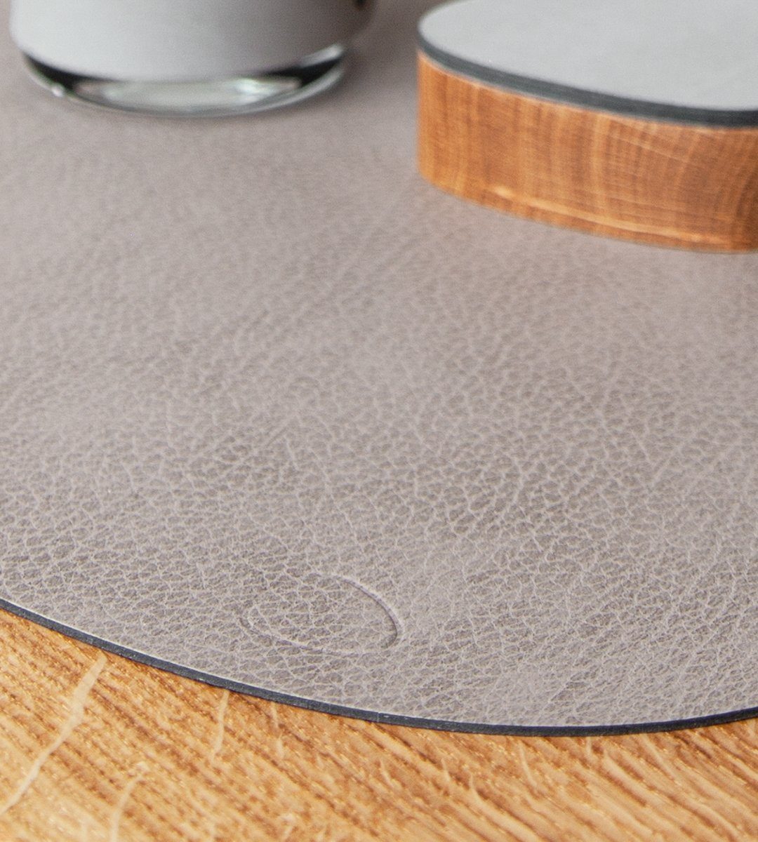 LIND DNA Platzset DOUBLE BULL Tischset Curve L warm grey/black, Table Mat Curve L Double Bull Warm Grey/Black