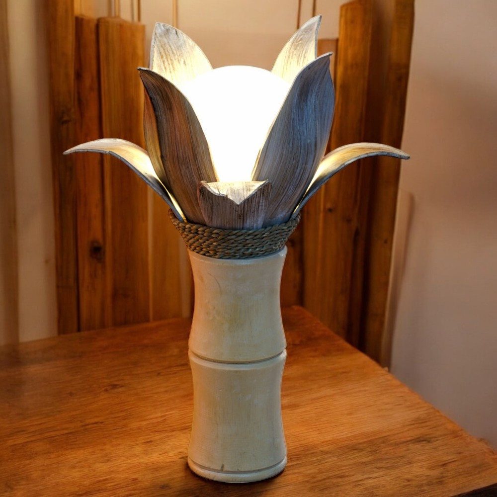 Kinaree Nachttischlampe Bambus Tischlampe LIHUE, ohne Leuchtmittel, handgefertigt in Thailand