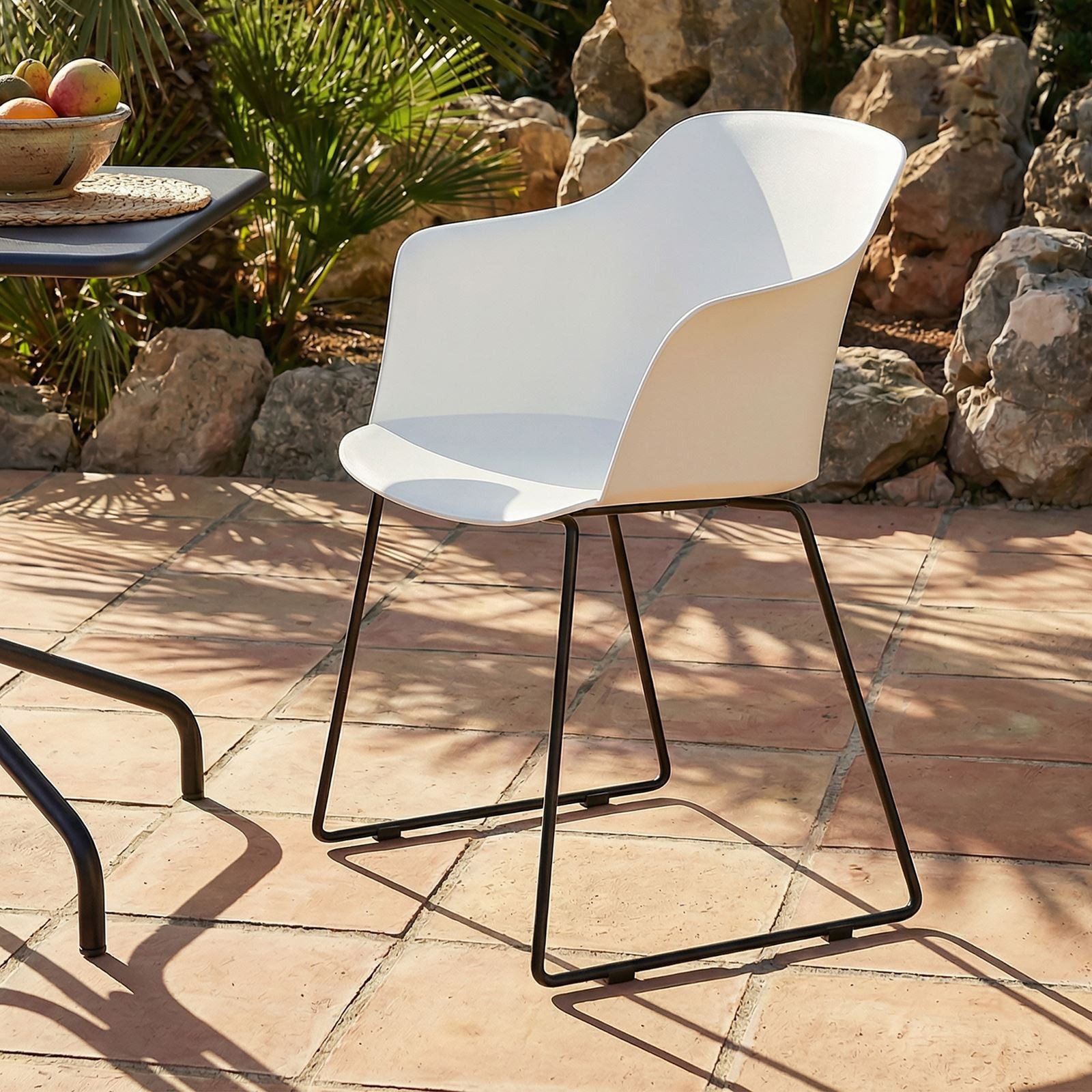 IDIMEX Gartenstuhl FORO (4 St), Outdoor Schalenstühle 4er Set UV-beständig mit Metallbeinen Weiß