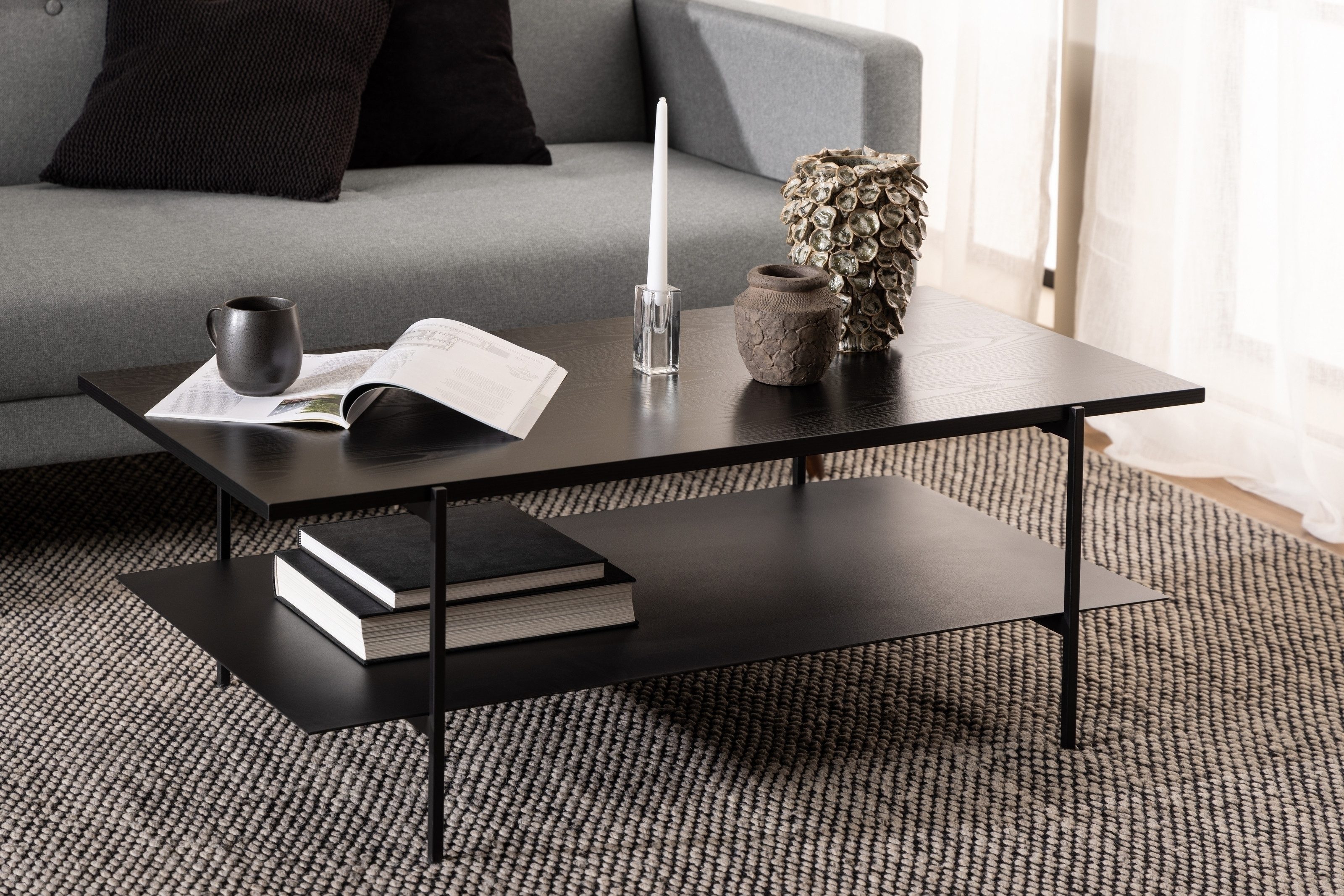 Couchtisch in schwarz, MDF, Stahl - 115x40x60cm (BxHxT)