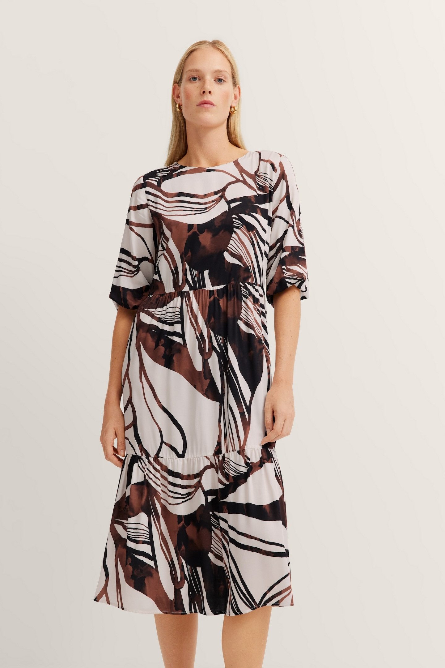 bugatti Sommerkleid mit Volants & Teilungsnähten