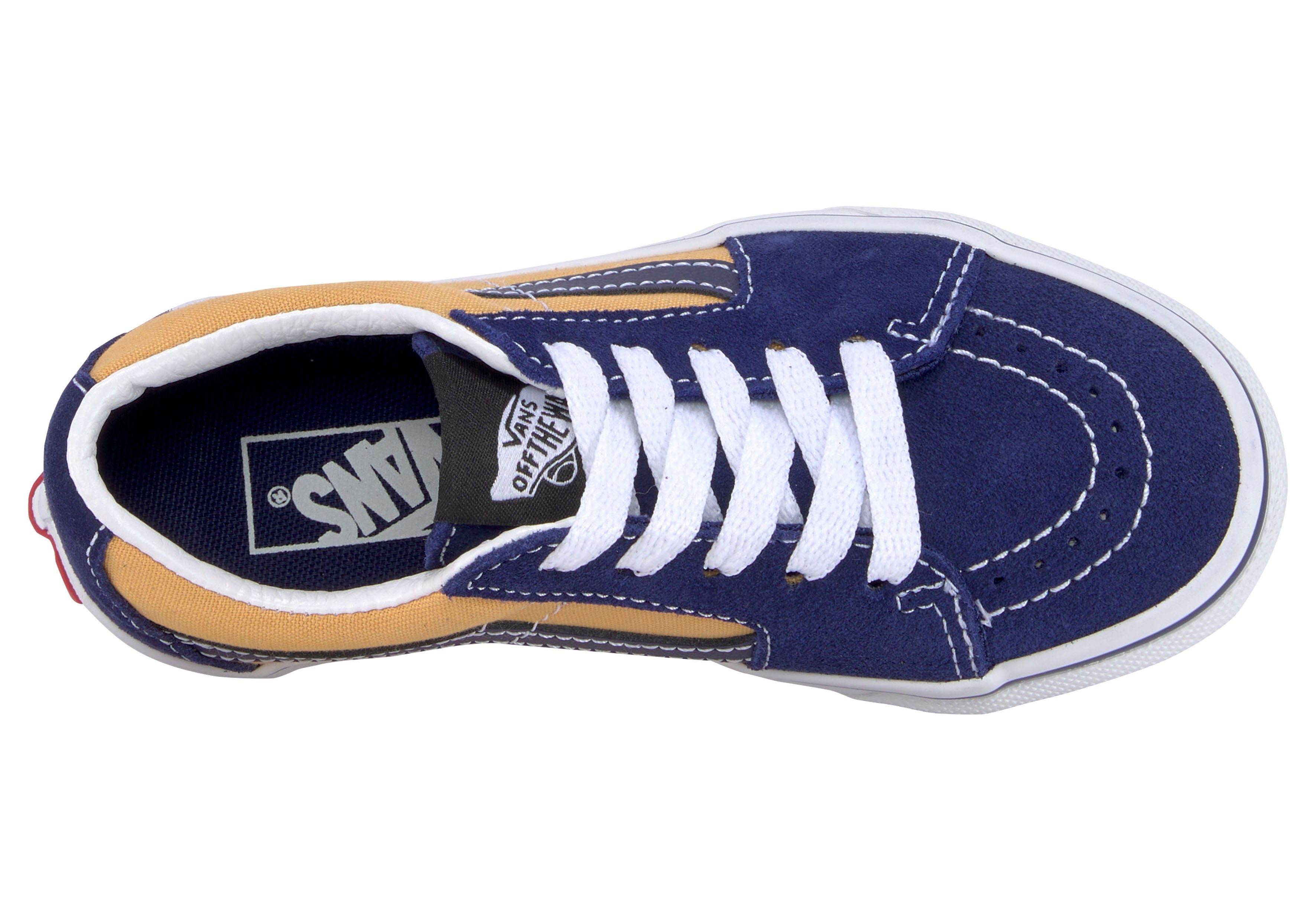 Vans UY SK8-Low Sneaker mit Ferse kontrastfarbenem Logobadge an der