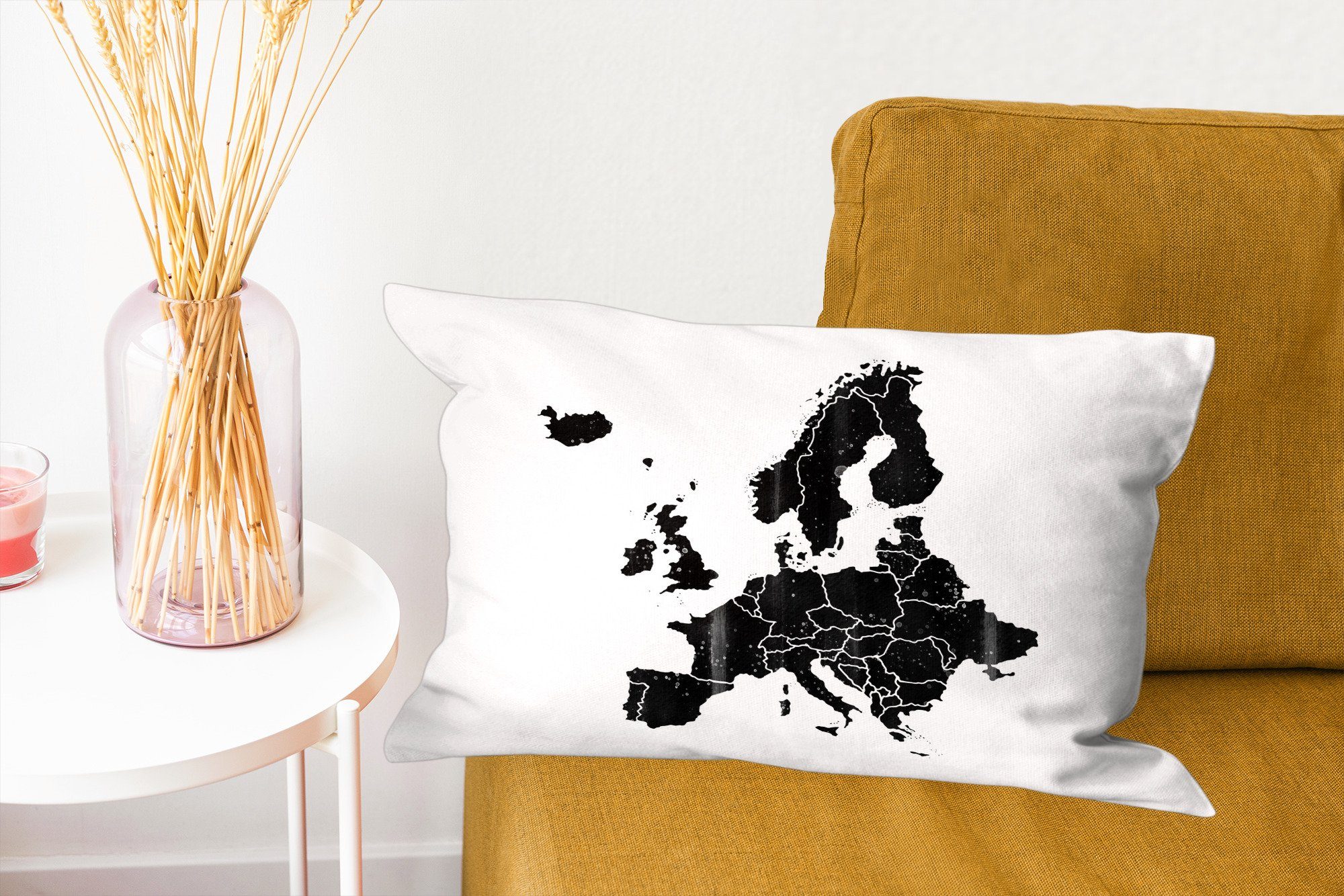 MuchoWow Dekokissen Europa-Karte mit dunkler Füllung, Dekokissen -, Schlafzimmer Zierkissen, helleren und Wohzimmer Dekoration, Flecken Aquarellfarbe mit