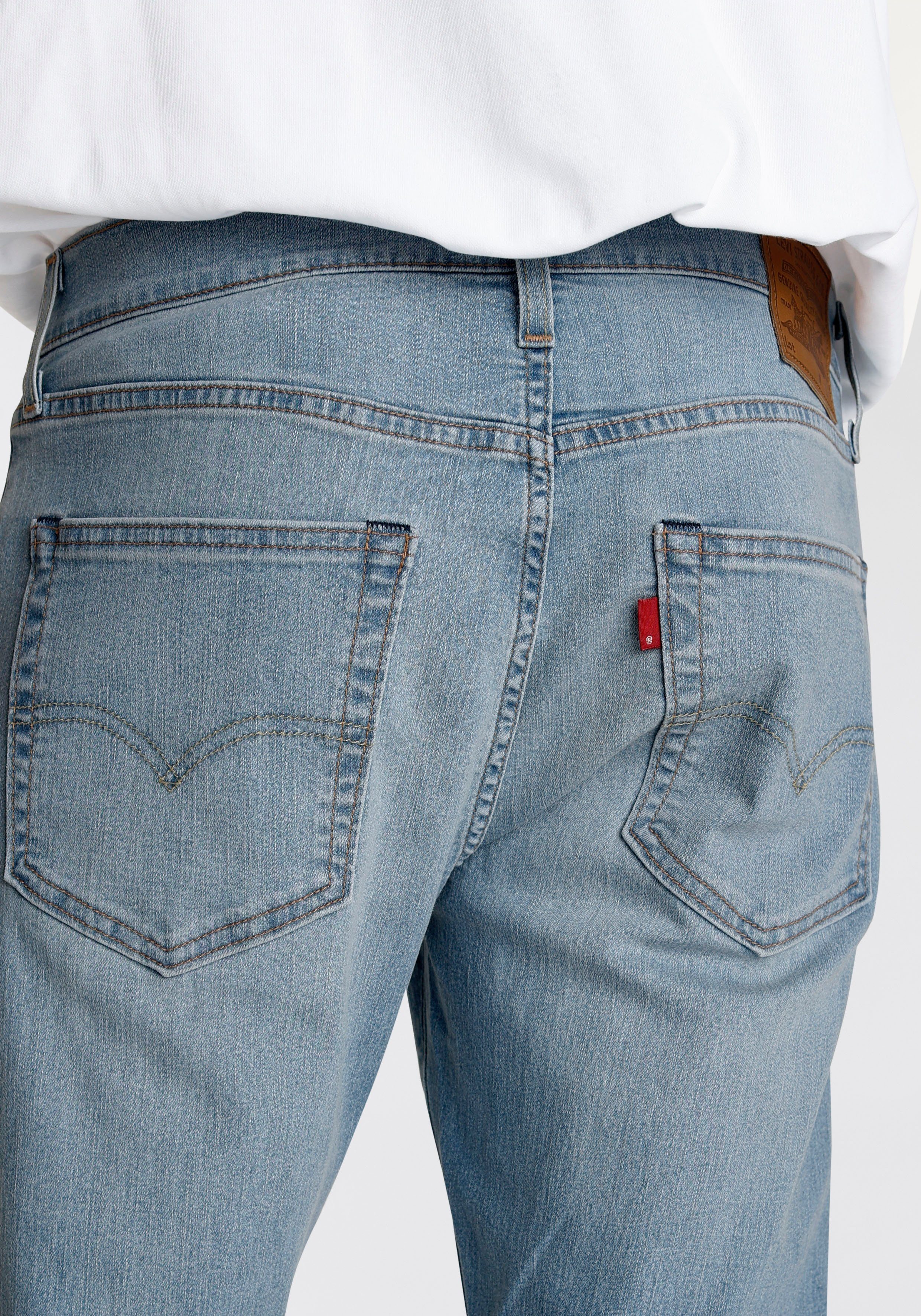 Levi's® Tapered-fit-Jeans 512 Fit medium Taper mit Slim worn Markenlabel in indigo