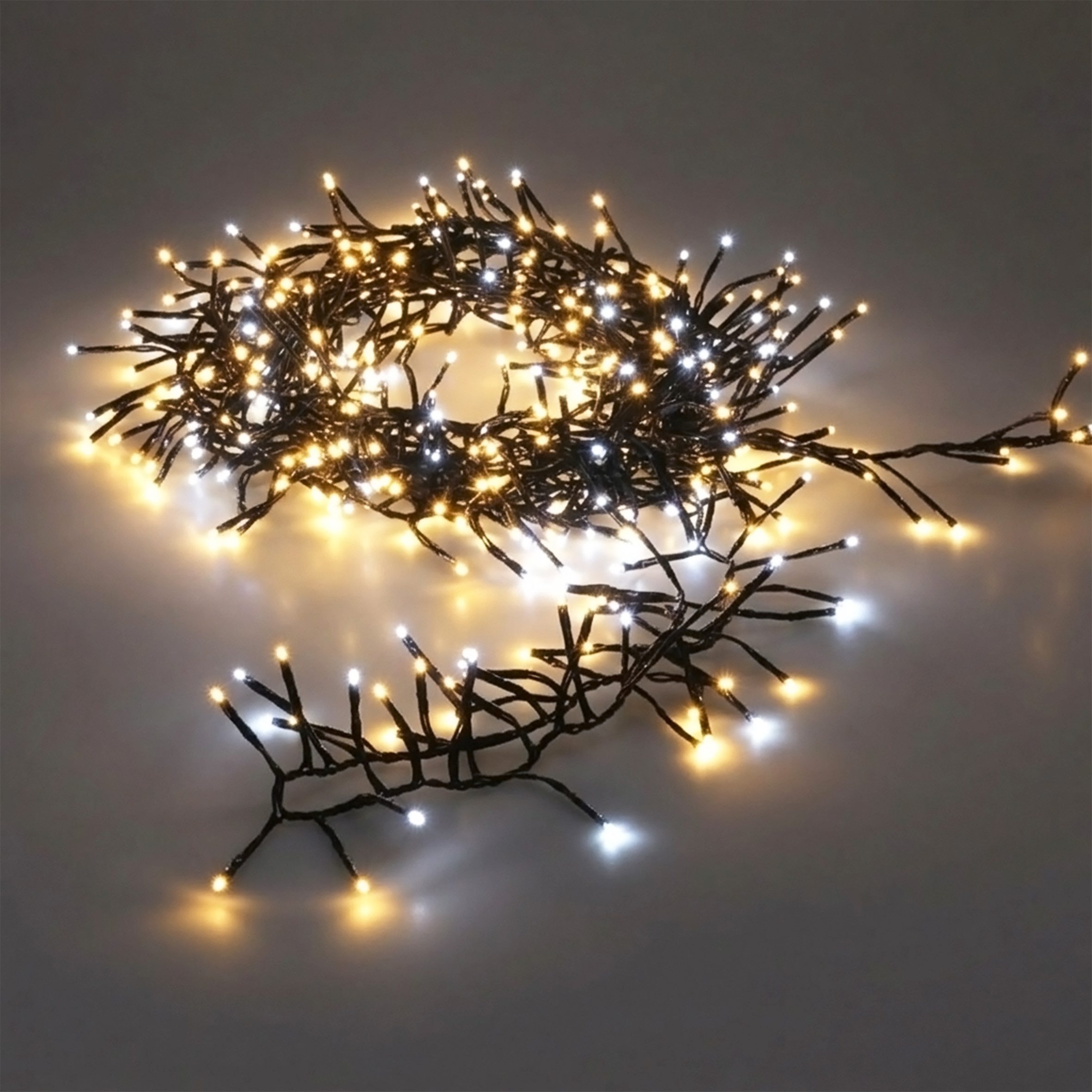 Spetebo LED-Lichterkette Büschel Lichterkette warmweiß - 22 m / 3000 LED, 3000-flammig, Controller und Speicherchip