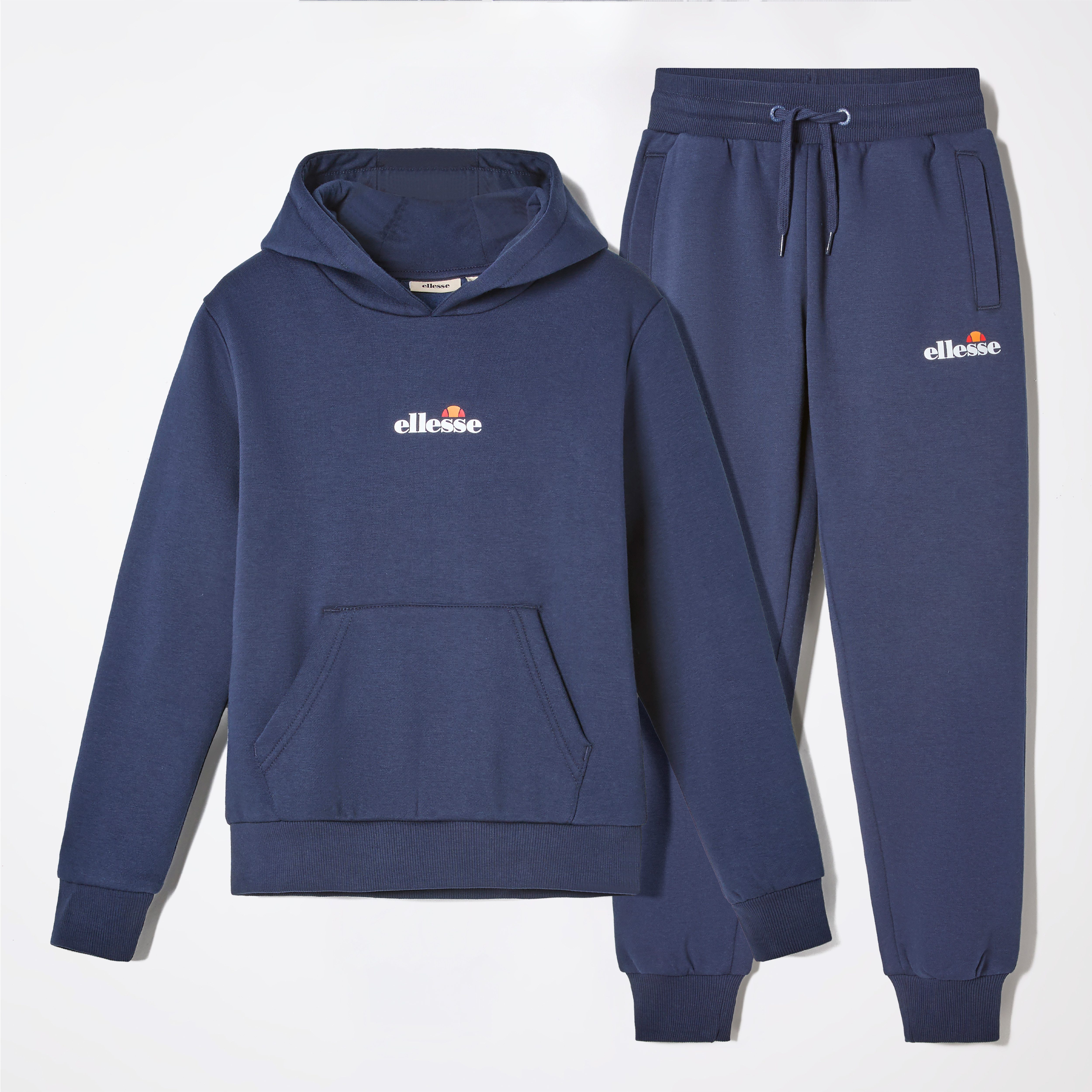 Ellesse Jogginganzug CHIVASSO JOG SUIT, sportlicher Stil, bequeme Passform, für aktive Freizeit und Bewegung