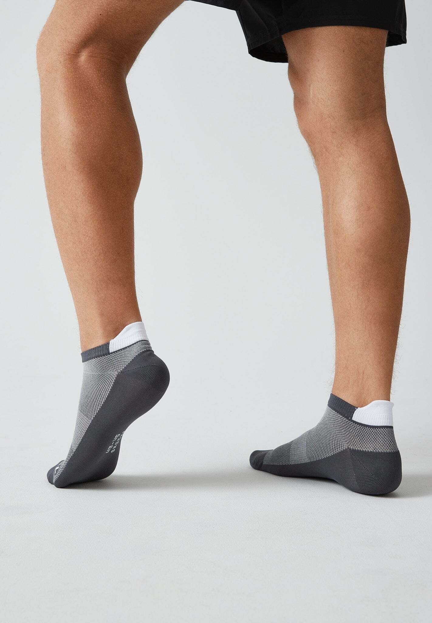 SNOCKS Laufsocken Running Socken für Damen & Herren (4-Paar) mit Fersenlasche und atmungsaktiv durch Mesh