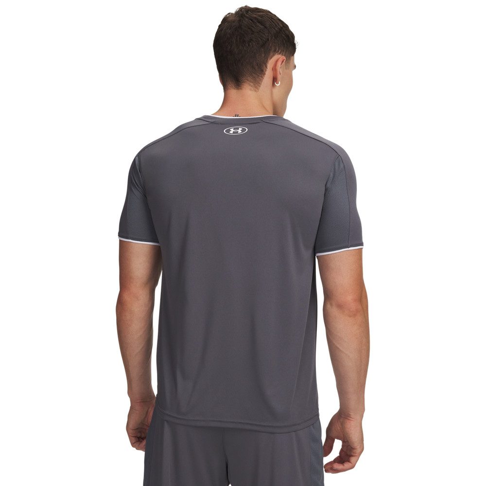 Under Armour® Trainingsshirt UA M CHALLENGER TRAIN SS kurze Ärmel, mit atmungsaktiven Mesh-Einsätzen, geruchsregulierend