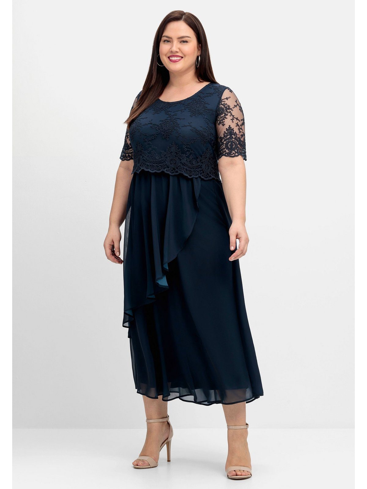 Sheego Abendkleid Große Größen mit besticktem Mesh-Oberteil