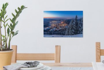 OneMillionCanvasses® Leinwandbild Beleuchtetes Dorf am Tegernsee in Bayern, (1 St), Wandbild Leinwandbilder, Aufhängefertig, Wanddeko, 30x20 cm
