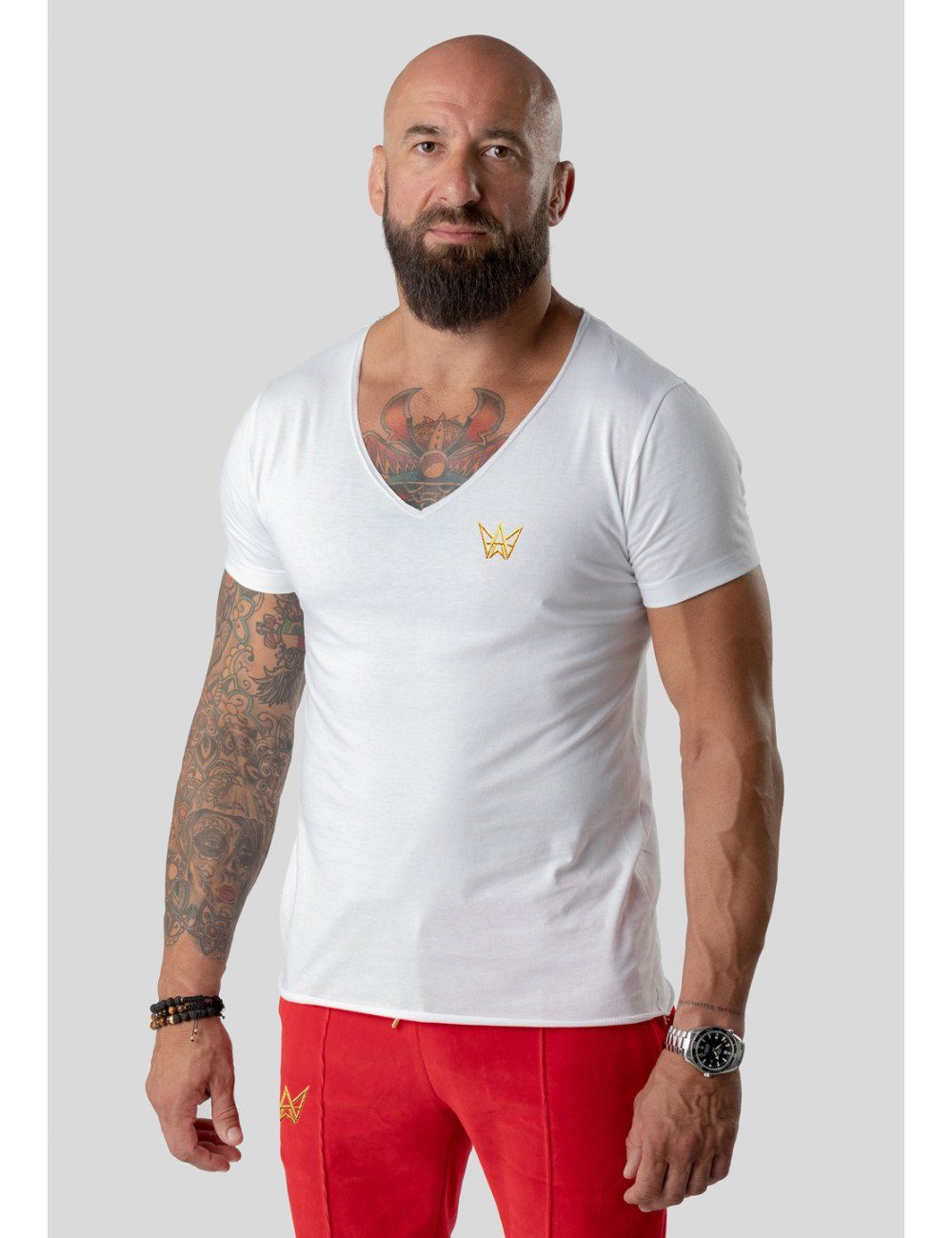 TRES AMIGOS T-Shirt Trendiges V-Neck Shirt mit Logostrickerei Weiß