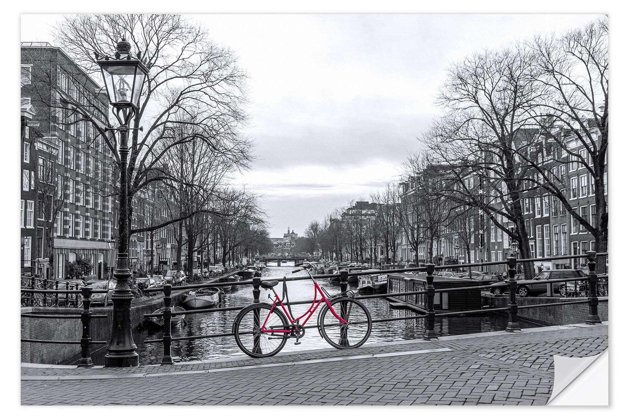 Posterlounge Wandfolie George Pachantouris, Rotes Fahrrad in Amsterdam, Wohnzimmer Fotografie