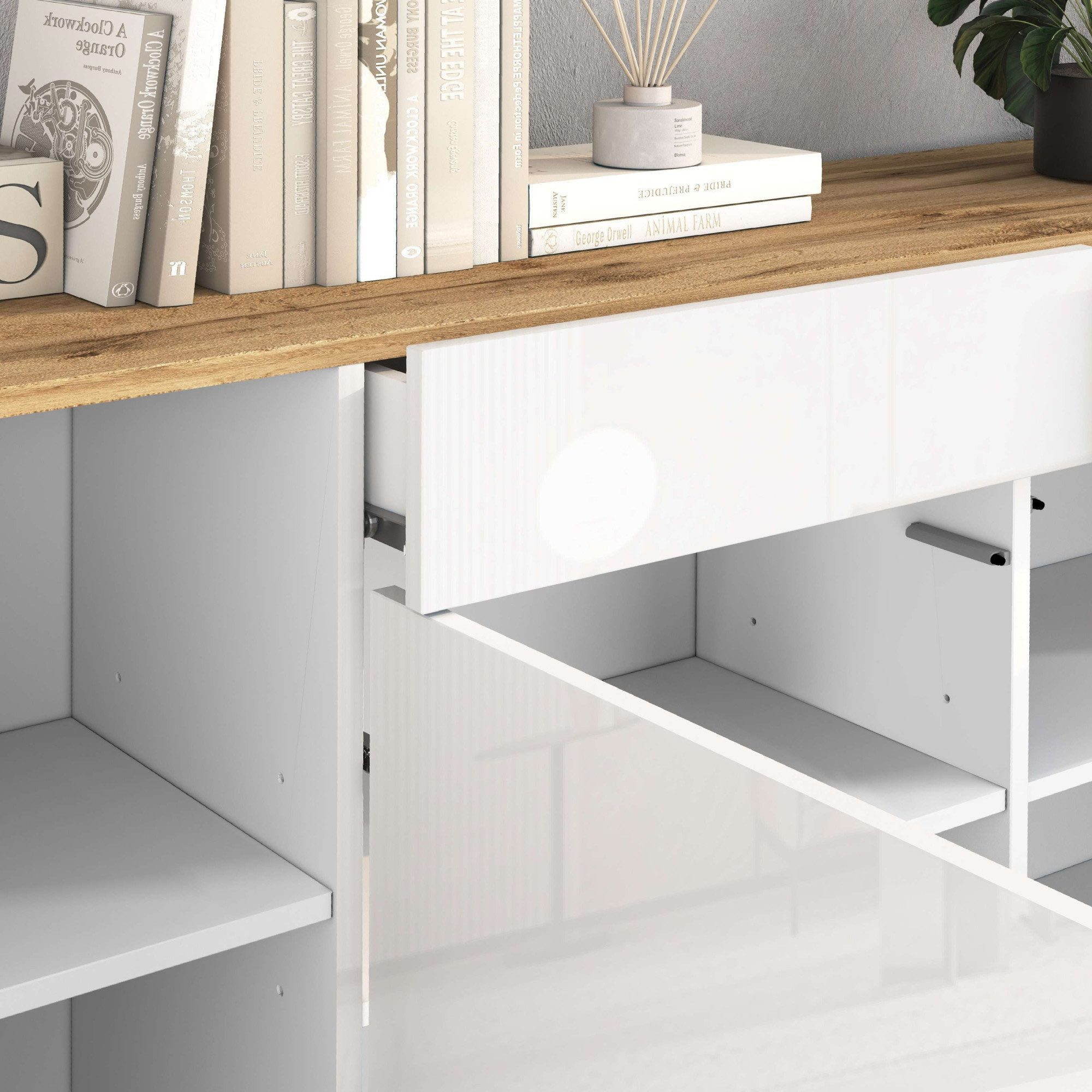 OTTO home Sideboard GARDA, Kommode, Schrank, untere Türen mit Push-to-Open, Made in Italy (1 St), Hochglanzlackierte Fronten, 4 Türen, 2 Schubladen, grifflos, B 200 cm