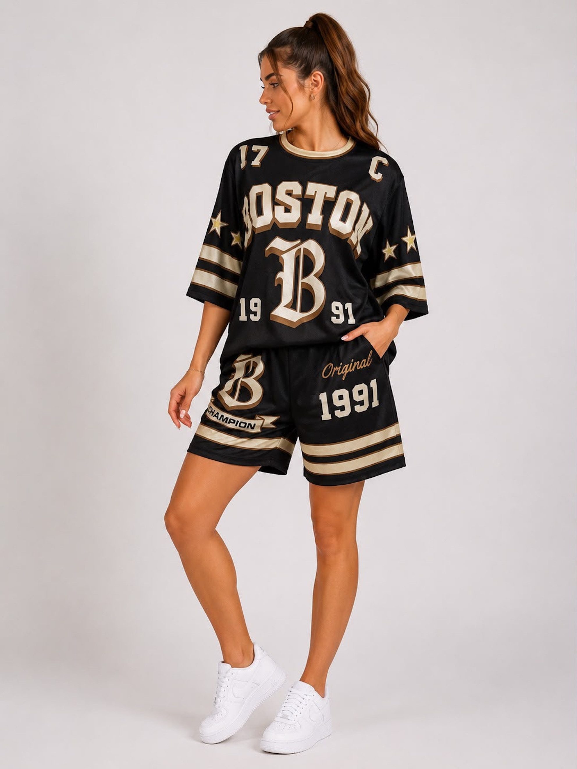 Worldclassca T-Shirt & Shorts Worldclassca 2tlg Oversize SET Shirt + Shorts Jogginganzug Bosten 17 Neue Kollektion - Stilvolle und gemütliche Streetwear Mode für Damen