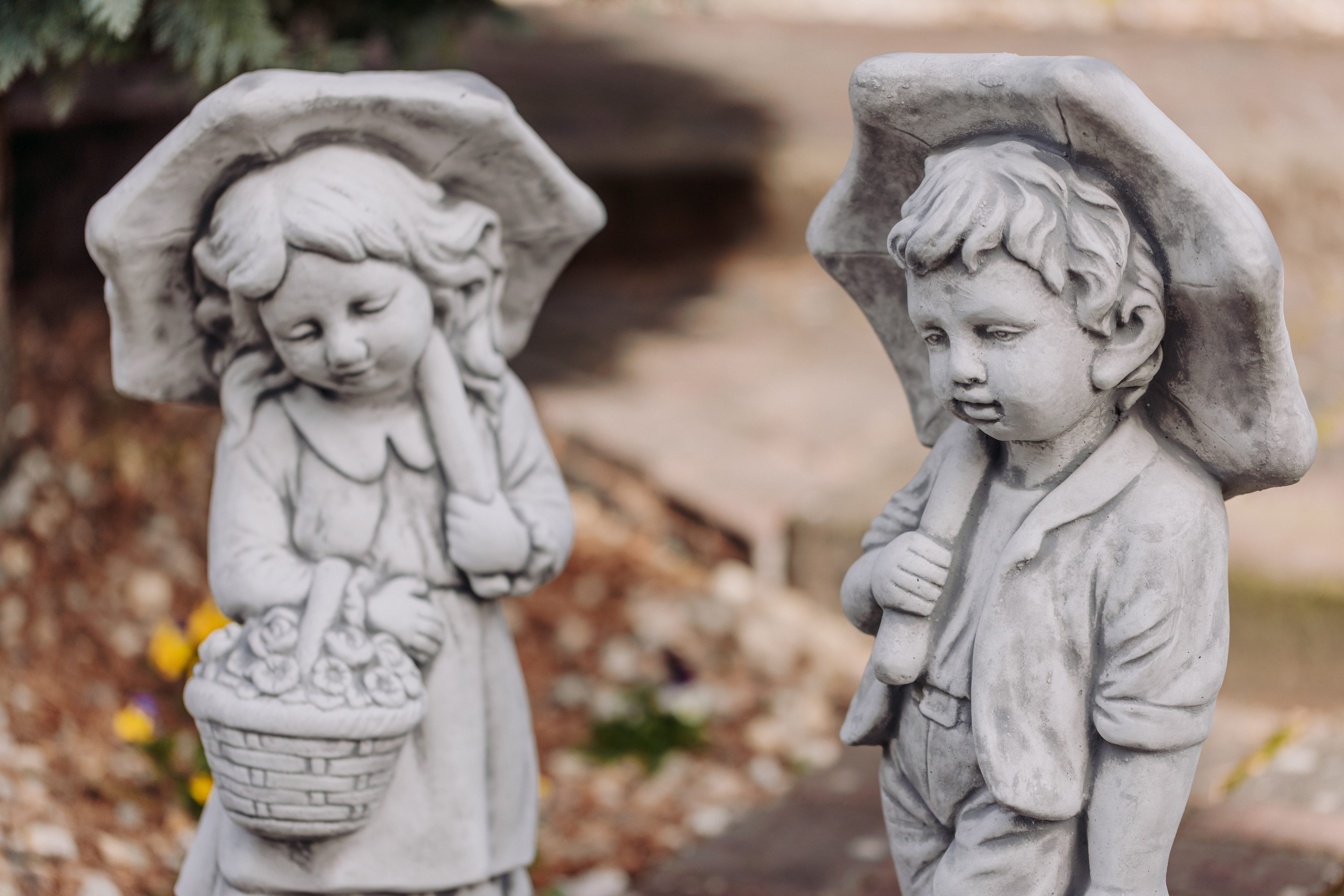gartendekoparadies.de Gartenfigur Statuen Junge & Mädchen, Landhaus-Stil, Steinfigur H. 68 cm, je 30 kg, Frostsicher