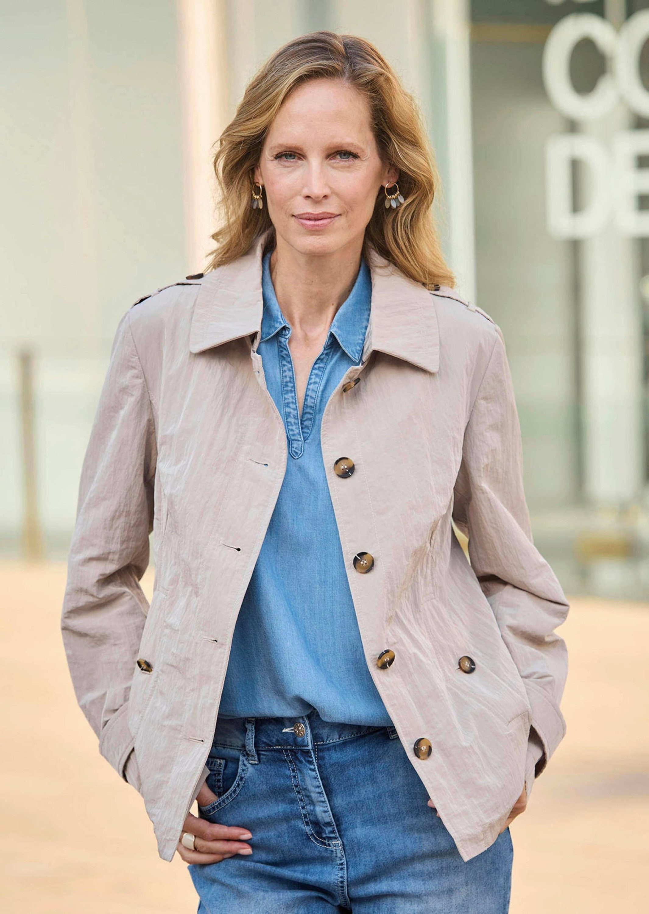 GOLDNER Allwetterjacke Übergangsjacke mit Crash-Optik Kurzmantel mit Umlegekragen, Wiener Nähten, Taschen und Langarm