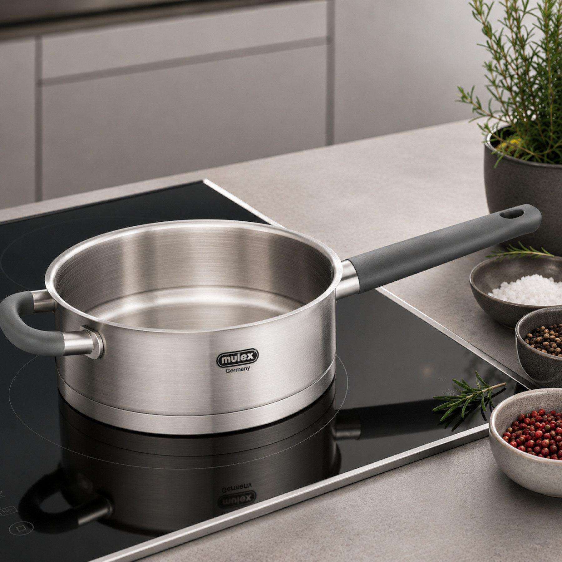 Mulex Bratpfanne LUGANO, Edelstahl 18/10 (1-tlg), Messskala, Schüttrand, Kapselboden, Ø 24 cm, Induktion