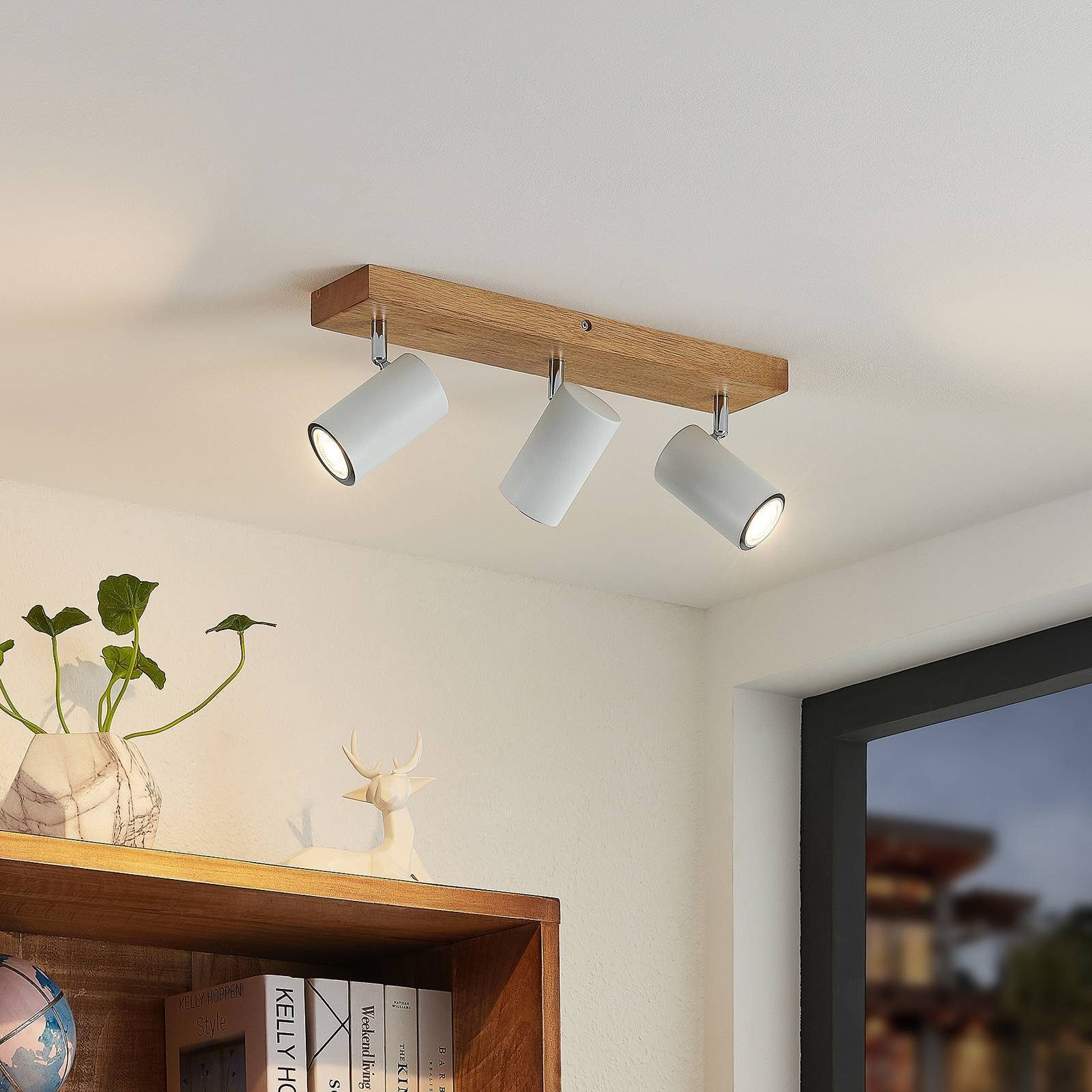 Lindby Deckenstrahler Maniva, Holz IP20, 3 x 8 W LED