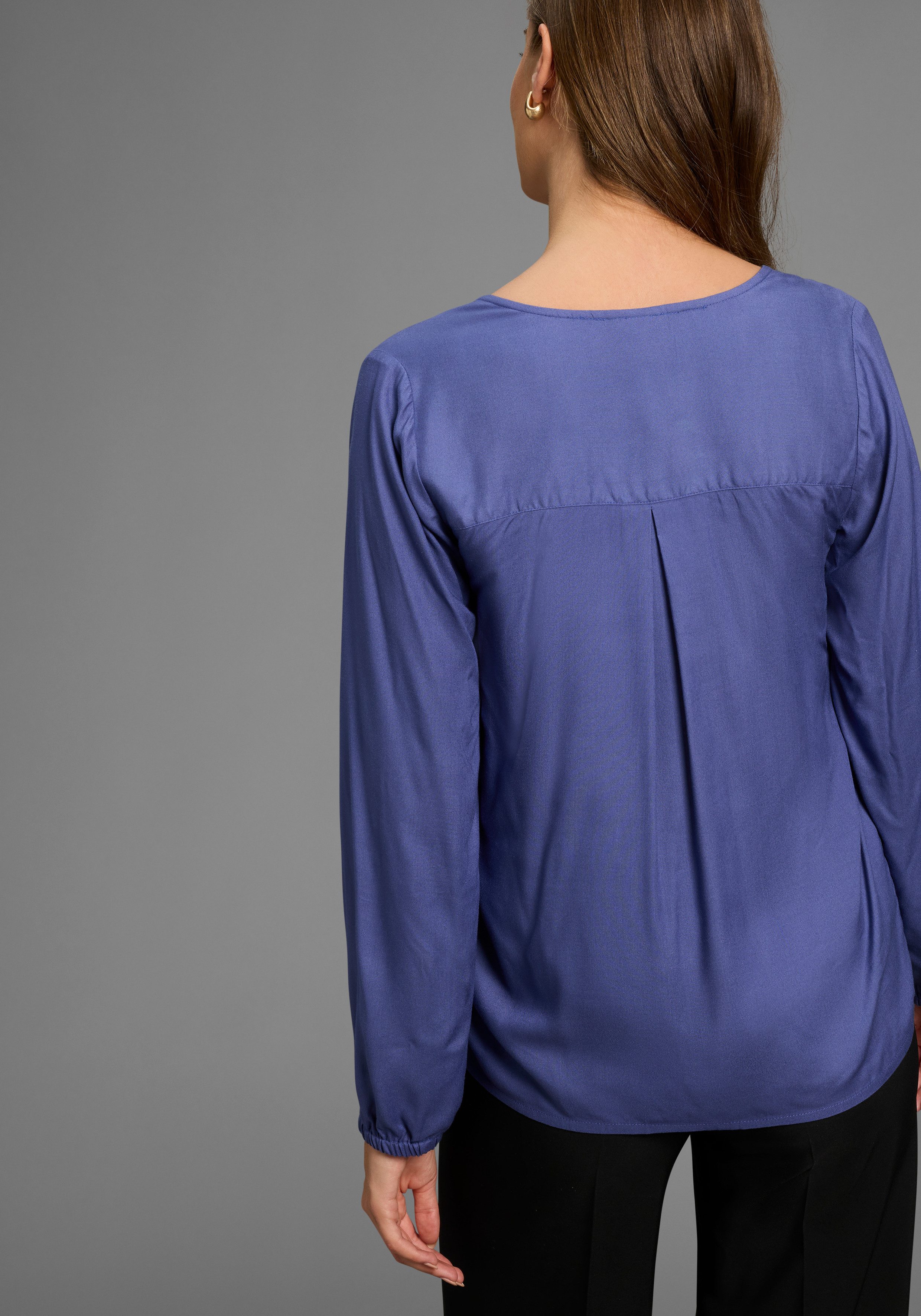 DELMAO Schlupfbluse in femininer Form günstig online kaufen