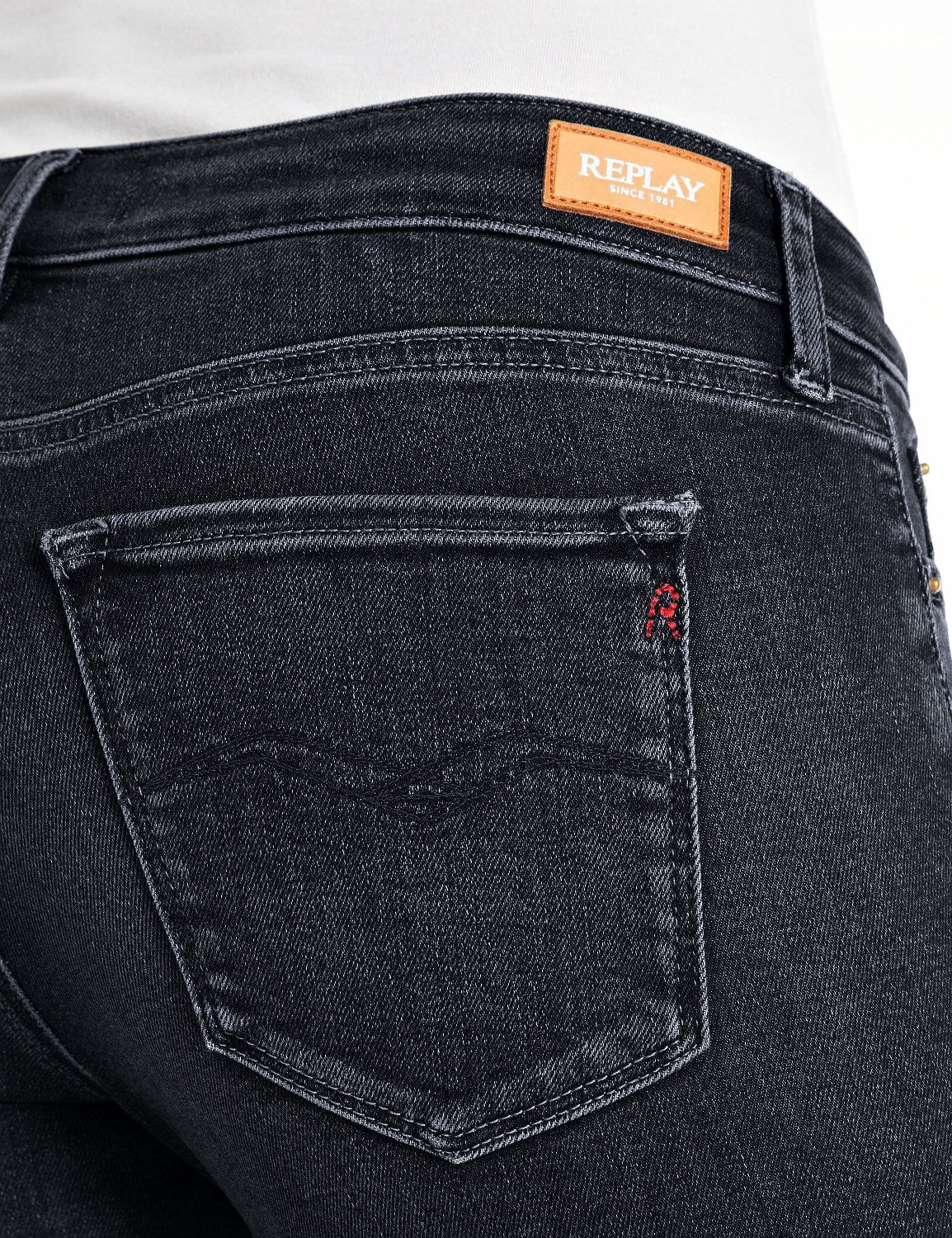 Replay Bootcut-Jeans NEW LUZ mit gesticktem R an der Gesäßtasche – Bild 5 von 5