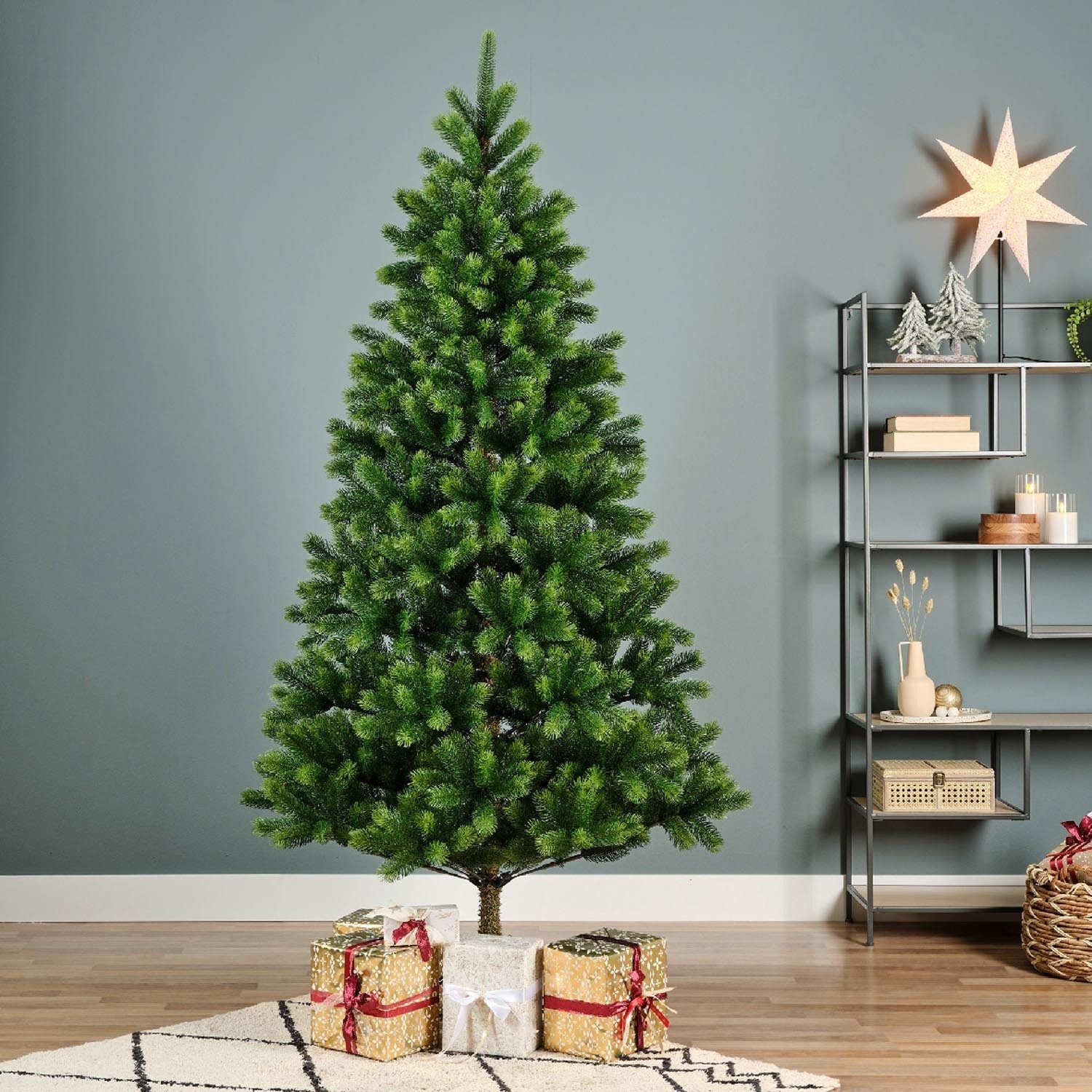 Kaemingk Künstlicher Weihnachtsbaum RECKMORE, Ø 96 x H 180 cm, Grün, Kunststoff, Metallfuß in schwarz, Echtnadeloptik
