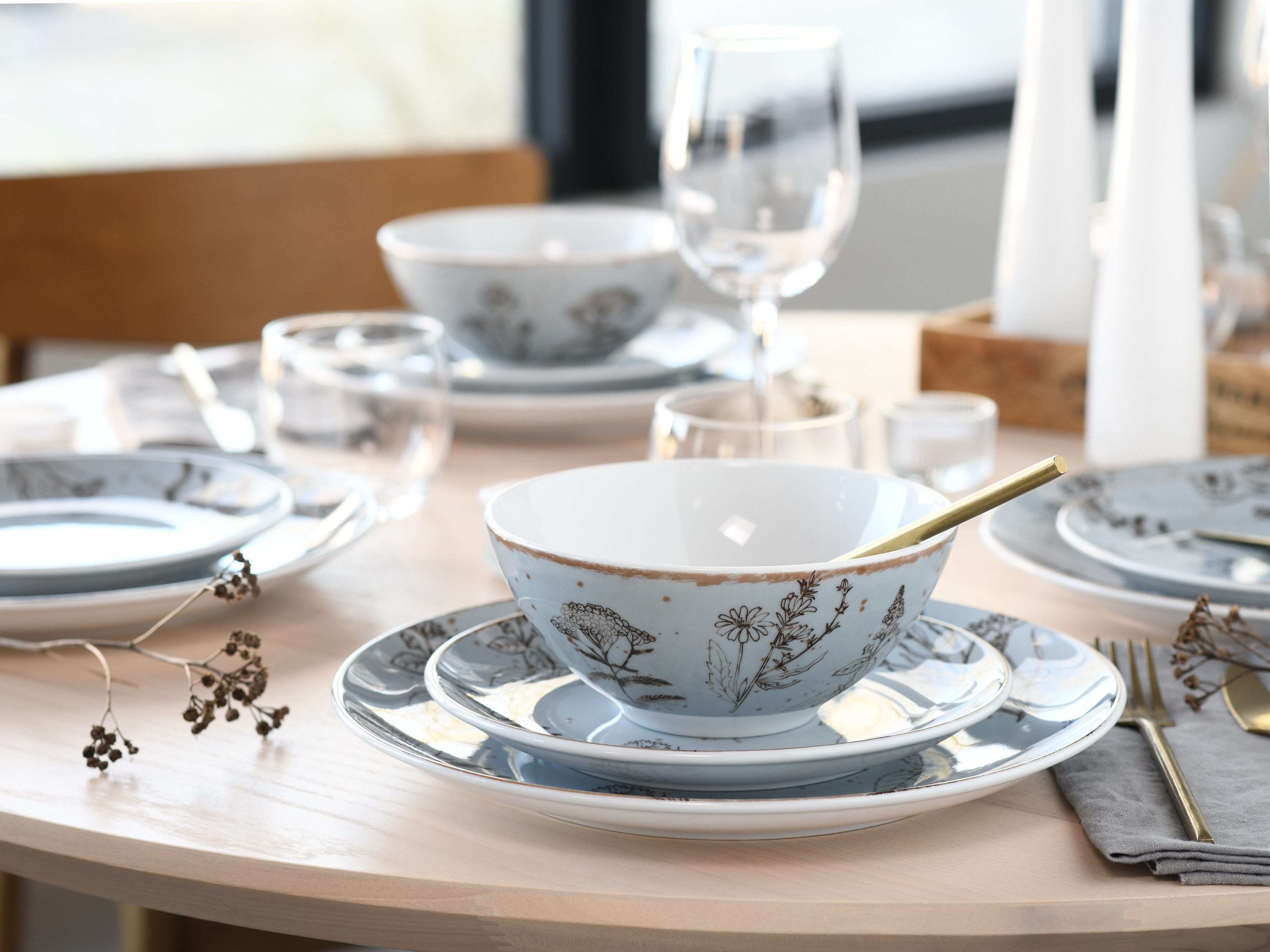 CreaTable Kombiservice Geschirr-Set Vintage Flowers (16-tlg), 4 Personen, Porzellan, Service, Dekor mit Blüten und Gräsern, 16 Teile, für 4 Personen