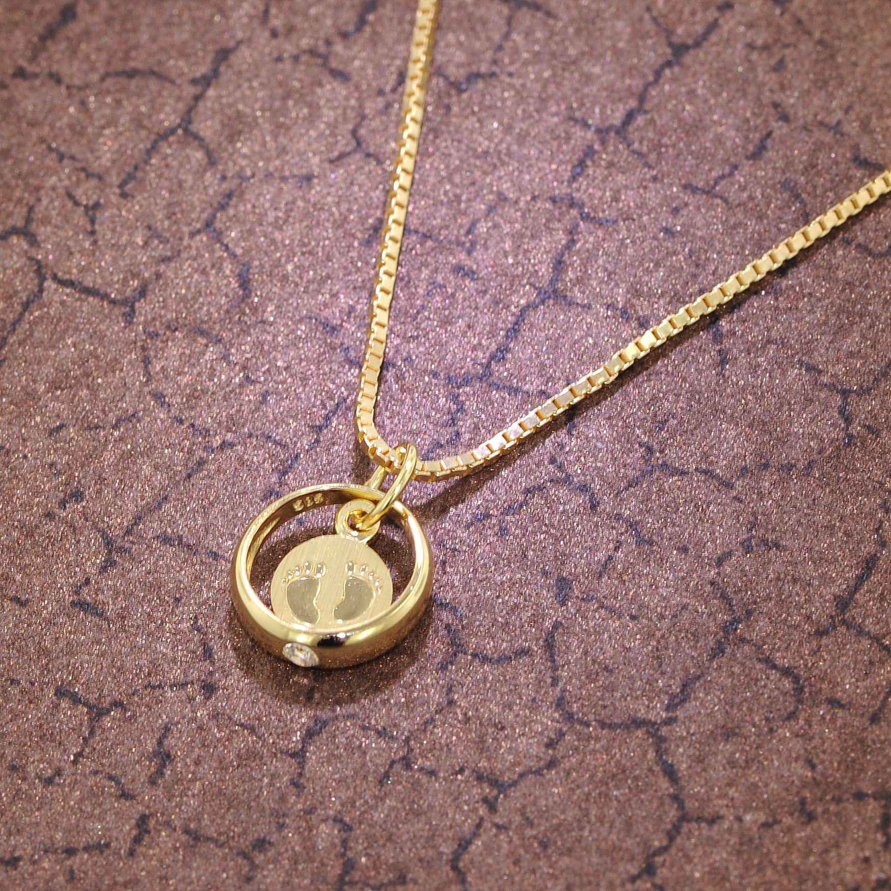 trendor Kette mit Anhänger Taufring Babyfüße Gold 585 / 14 Karat mit vergoldeter Kette