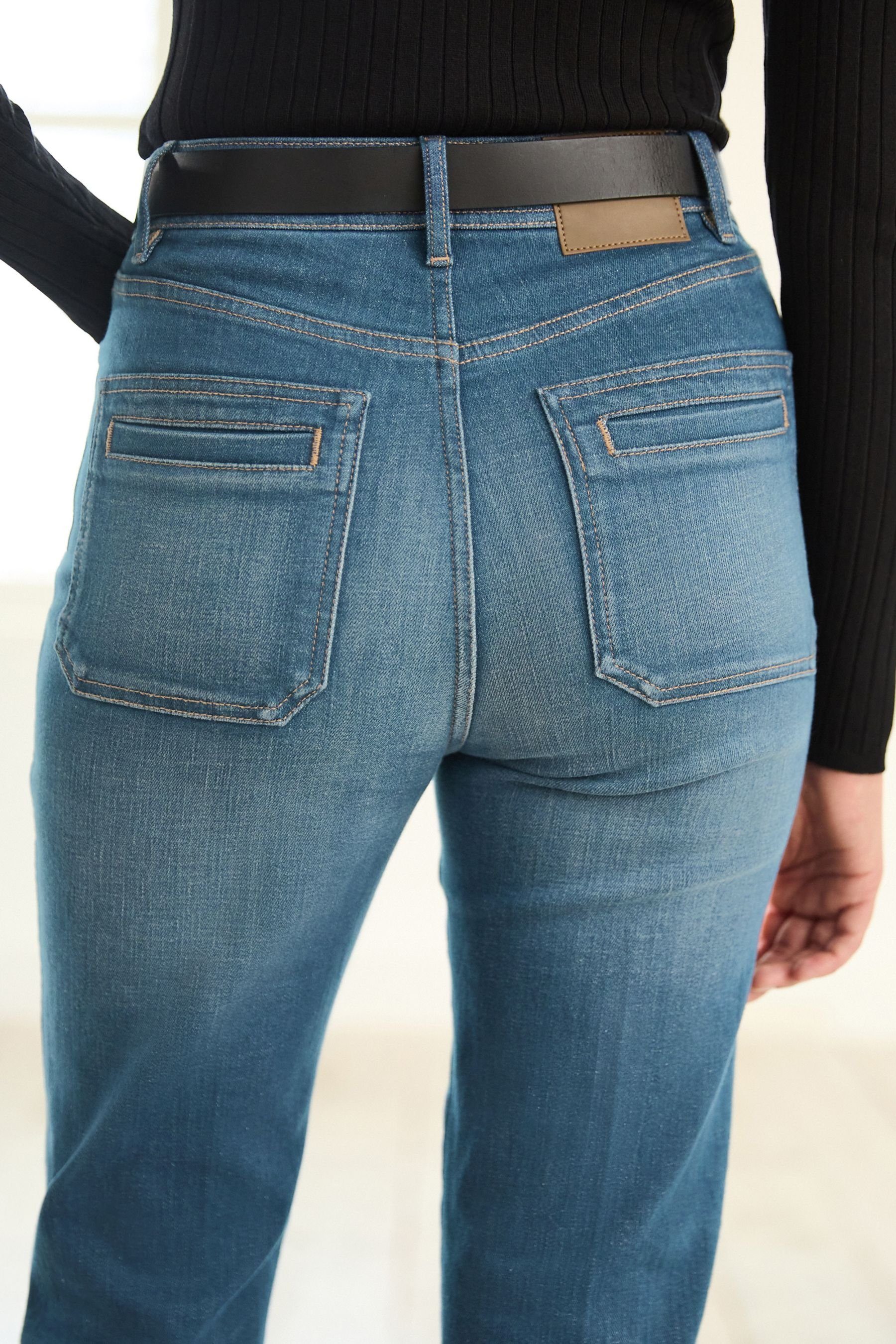 mit Jeans geradem Fit Next Straight-Jeans (1-tlg) Straight Beinschnitt,