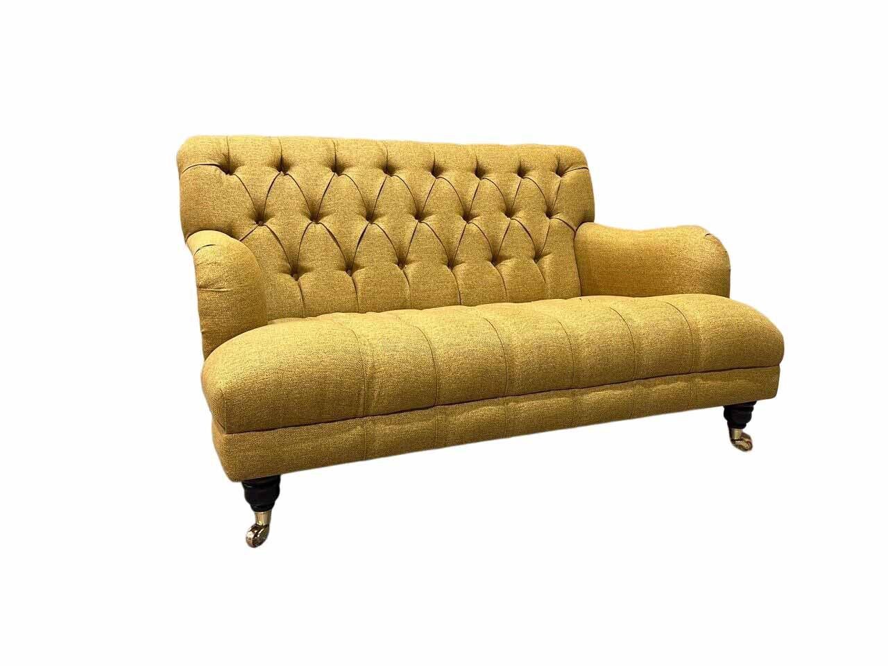 Xlmoebel Chesterfield-Sofa Klassisches Chesterfield-Sofa in Gelb mit gemütlicher Polsterung, Chesterfield-Sofa, Hergestellt in Europa