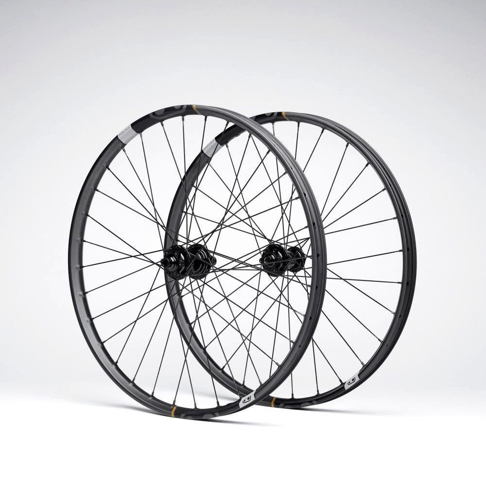 crankbrothers Laufrad Crankbrothers Synthesis Carbon DH11 BOOST I9 Hydra Tubeless Ready Lauf