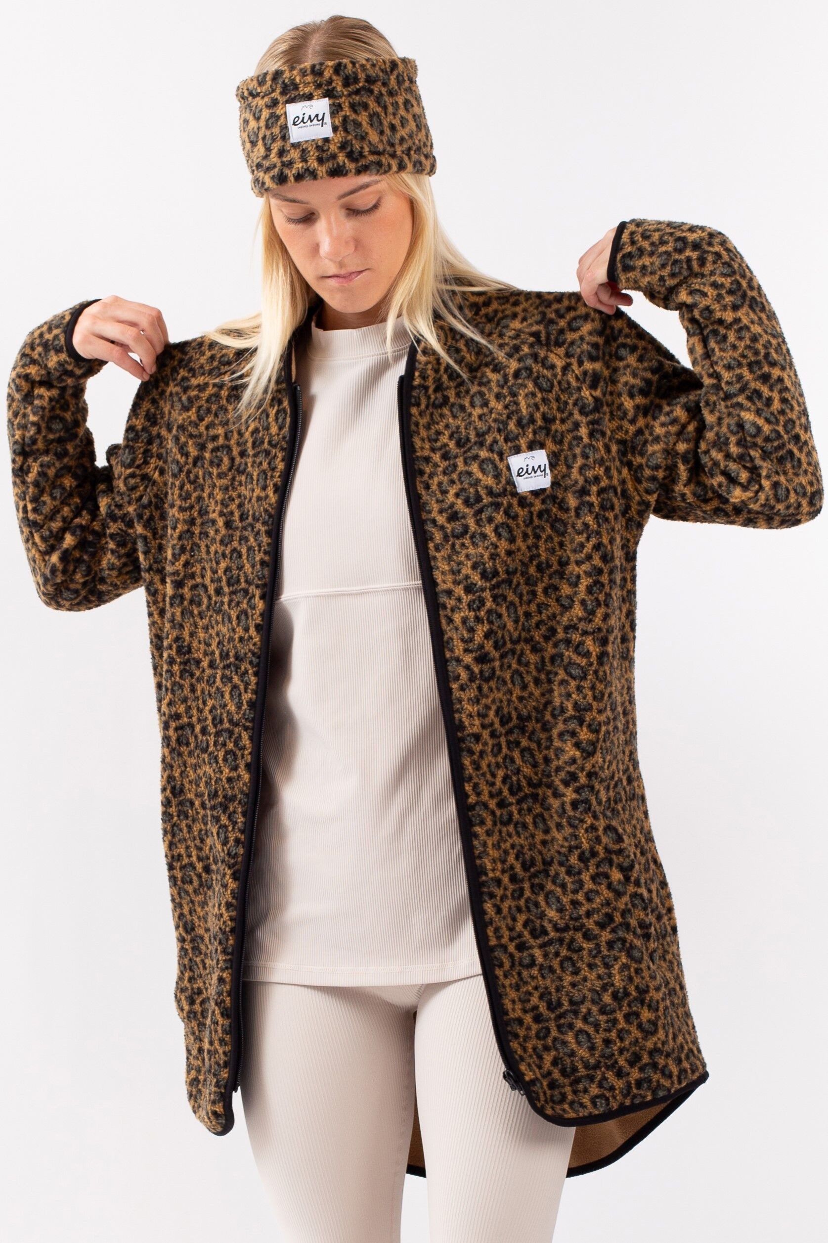 Eivy Strickmantel mit verlängerter Rückenpartie