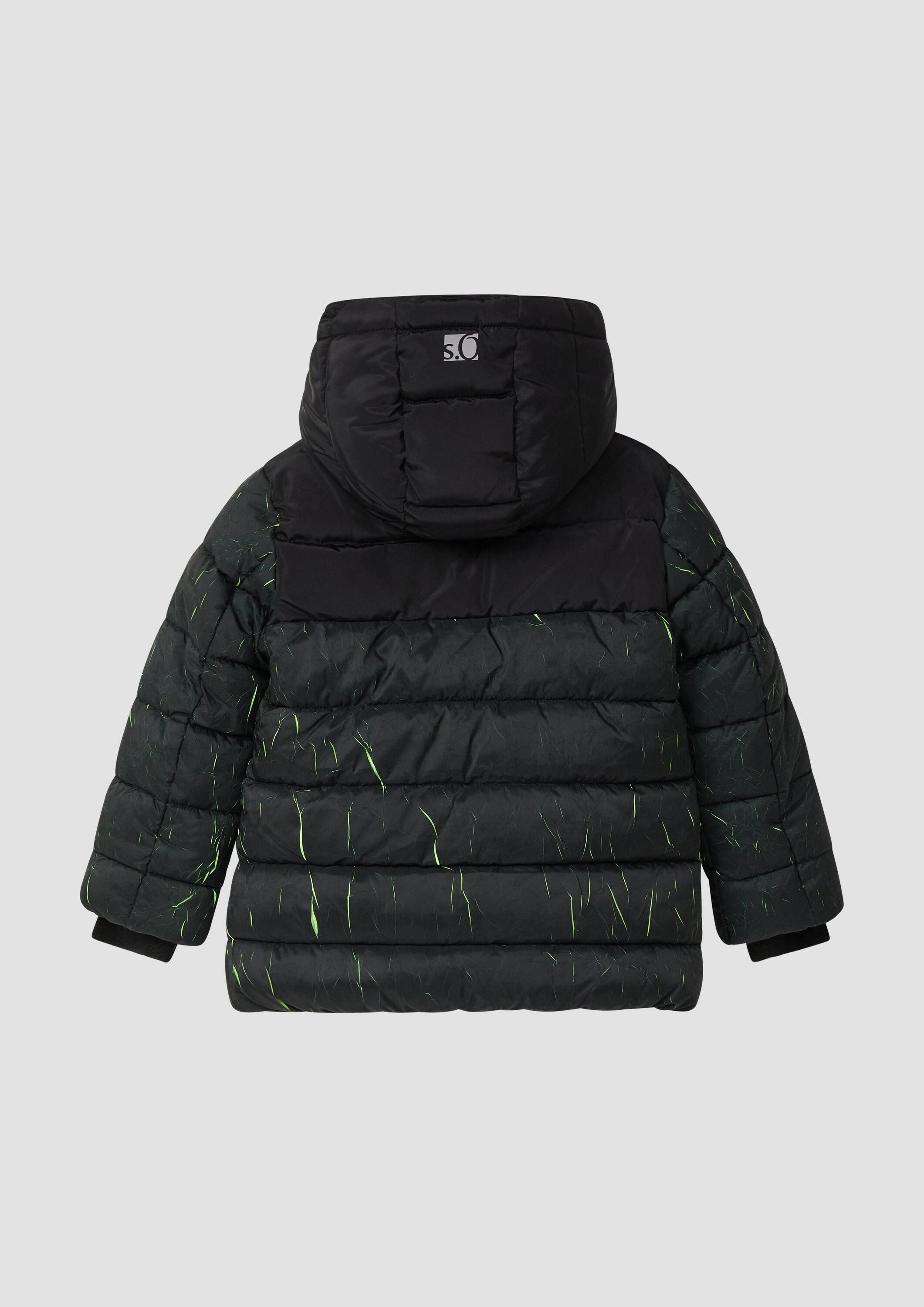 s.Oliver Winterjacke Outdoor-Jacke Pufferjacke mit Kapuze und spezialem Farb-Effekt