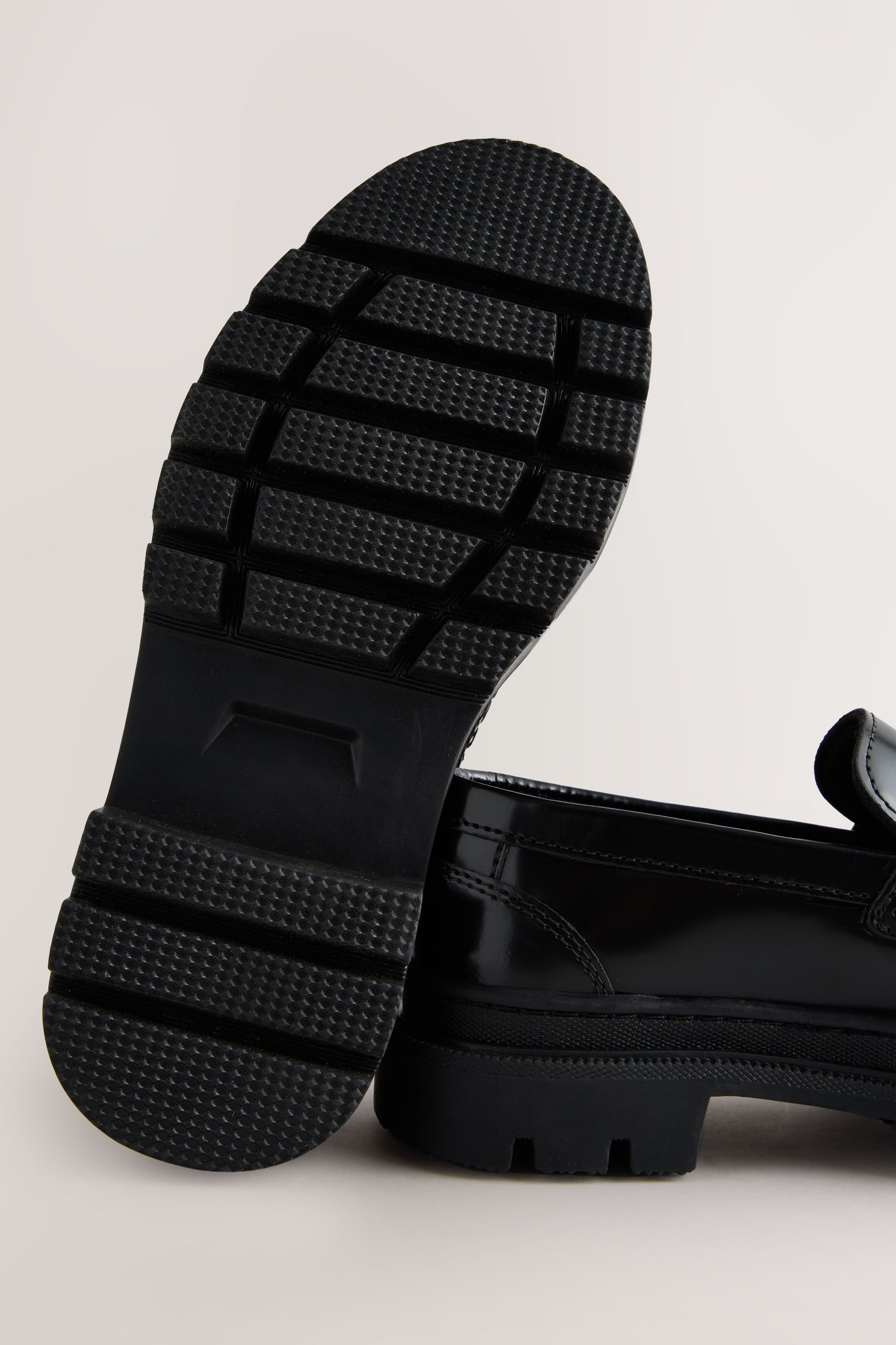 Next Lederschuhe für die Schule mit Profilsohle Loafer (1-tlg)