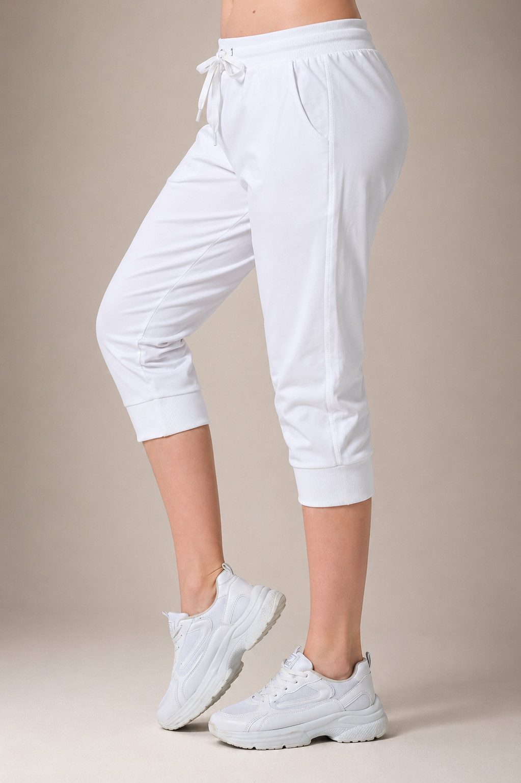 S&S Jogginghose Jogginghose 3/4 Hose Damen Caprihose Kurze Hose (Packung, 1-tlg., Jogginghosen) Bequeme Sporthose mit Kordelzug