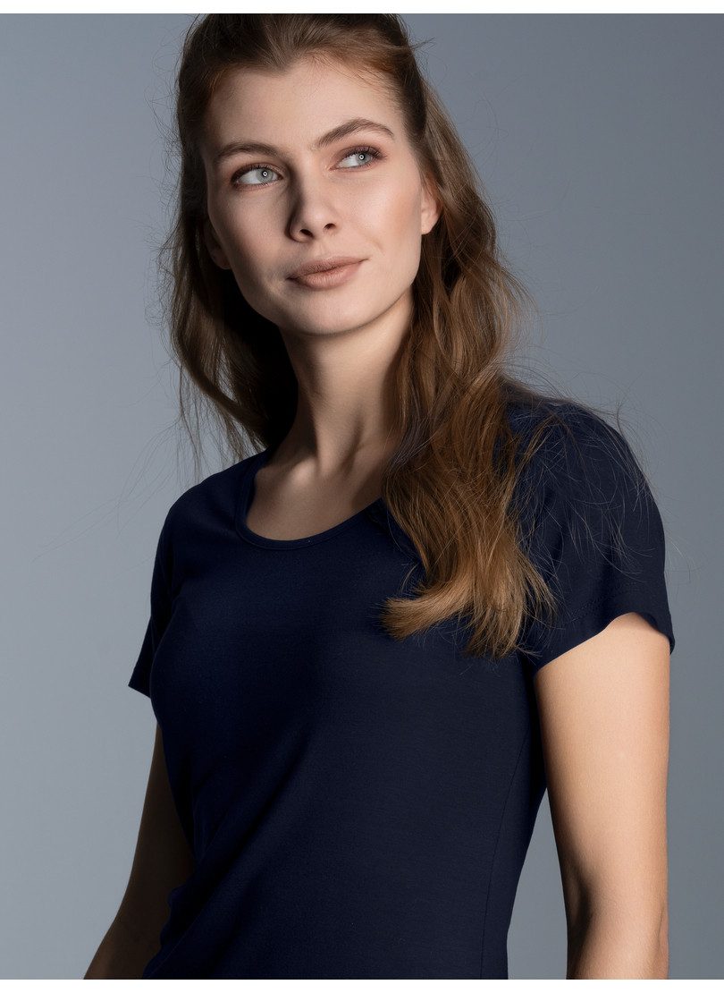 Trigema T-Shirt TRIGEMA Rundhalsshirt aus Viskose (1-tlg)