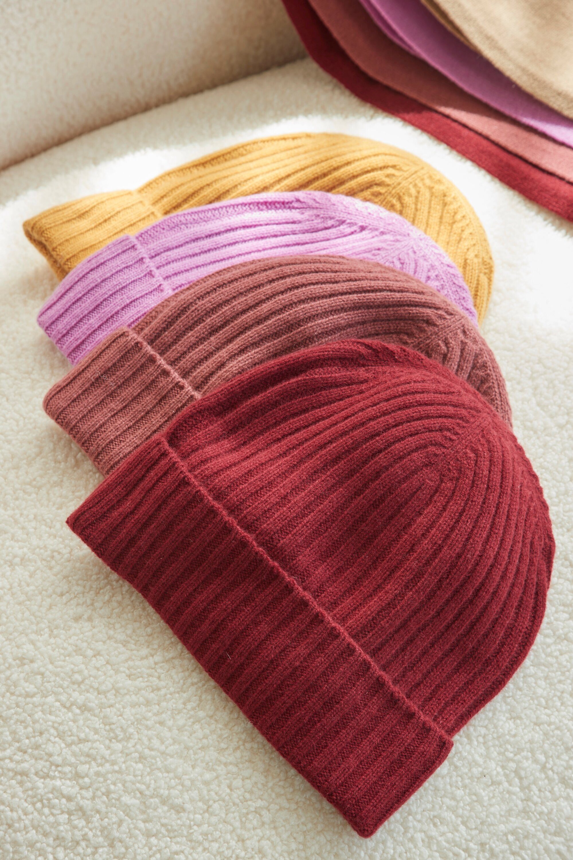 FALKE Strickmütze (1-St) aus reiner, extrafeiner Merinowolle