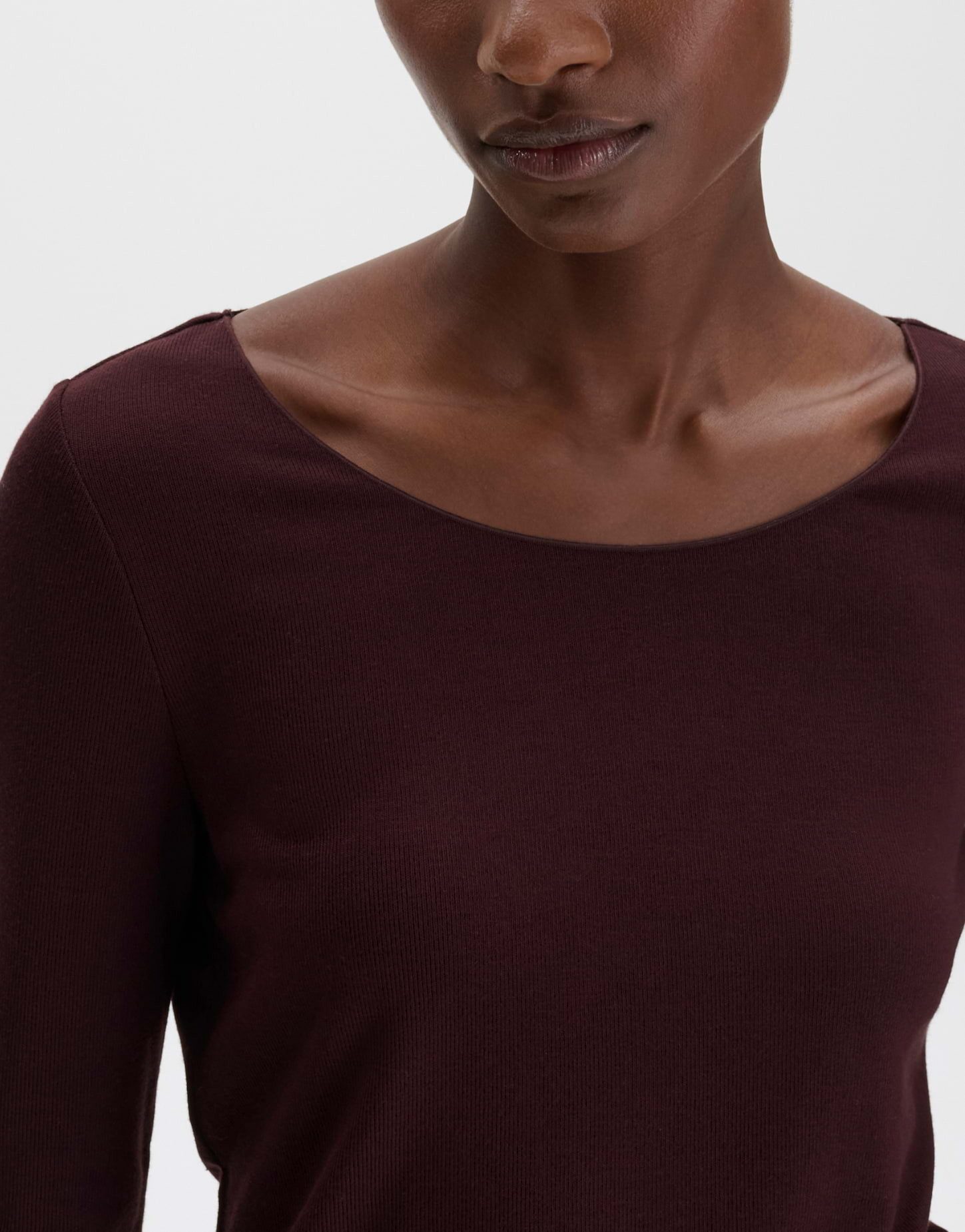 someday Langarmshirt Kirosa soft long aus fließender Viskose Gerader Schnitt mit Rundhalsausschnitt für vielseitige Layerings – Bild 4 von 5