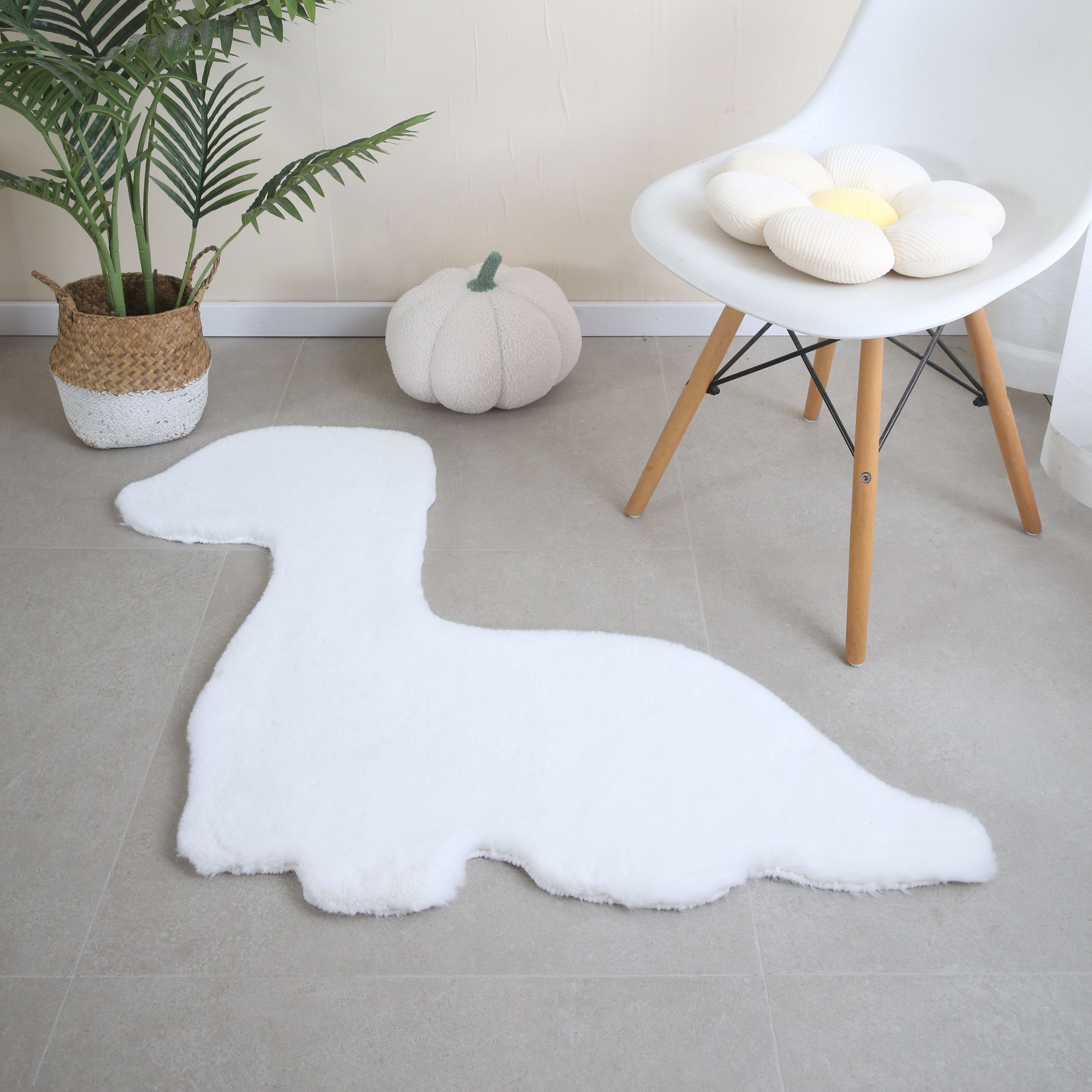 Teppich Dino Form, HomebyHome, Läufer, Höhe: 25 mm, Teppich Plüsch Einfarbig Dino-form Kunstfell Kinderzimmer Weiß
