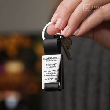 FABACH Schlüsselanhänger Leder mit Gravur "Jeder Moment mit dir ist das schönste Geschenk"