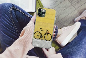 MuchoWow Handyhülle Ein Rennrad vor einem industriellen Hintergrund, Handyhülle Apple iPhone 11 Pro, Smartphone-Bumper, Print, Handy