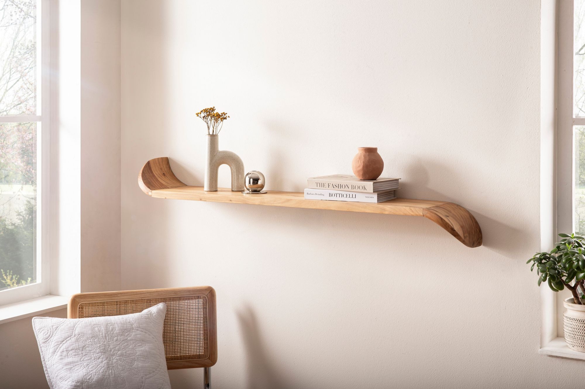 Wohnling Wandregal WL7.384 Wandregal Mango Massivholz 120cm Hängeregal modern geschwungen, Natürlich schön und funktional, Handgefertigt aus Mango Massivholz